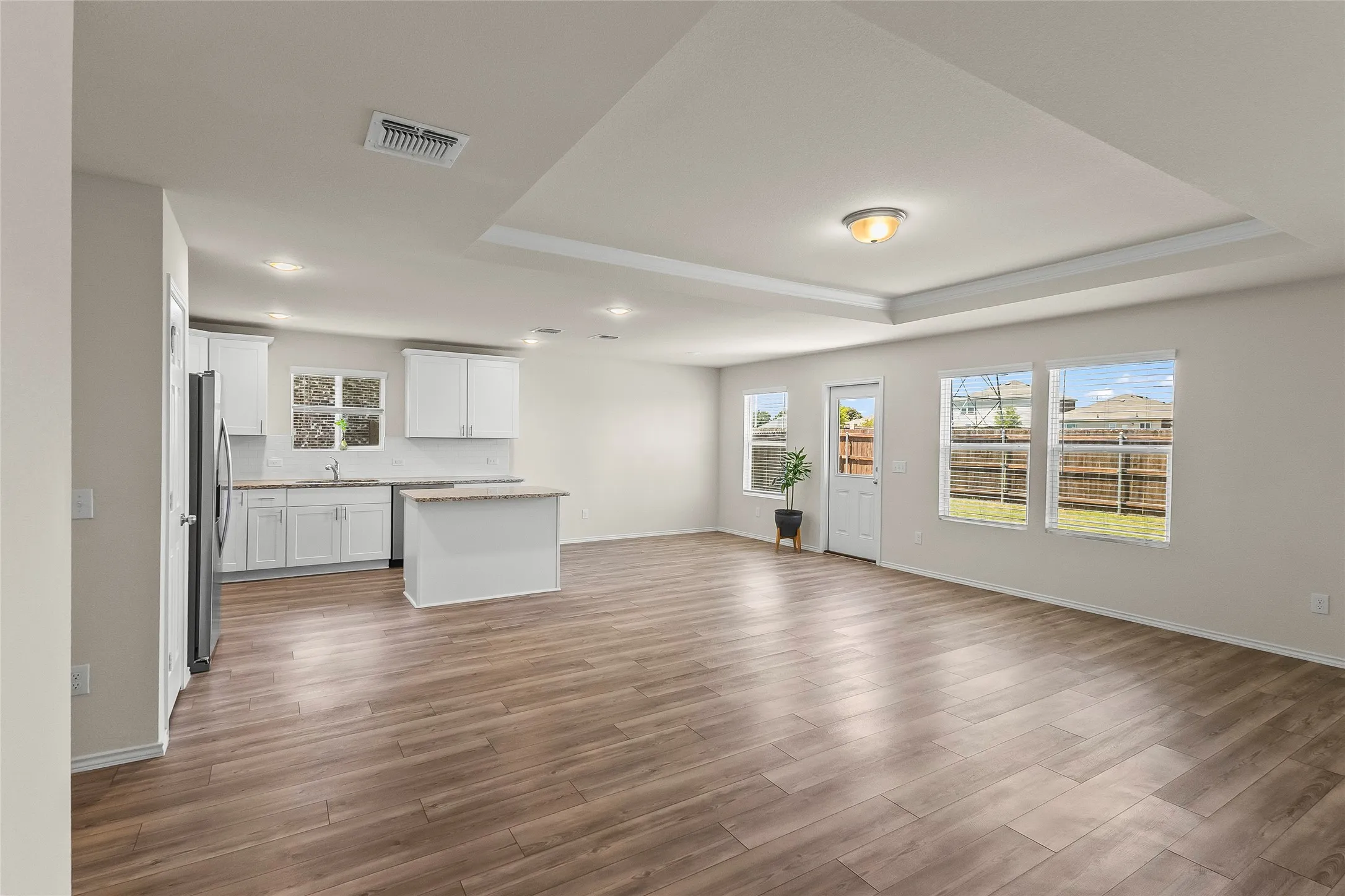Single Family Residence For Sale in Tarrant County , 4652 Benham Drive, Fort Worth, Texas 76036, 3 Bedroom, 2 Bathroom, 2 Garage spaces, 1,621 Sqft, built in 2022, mls#21346254, Real Estate Agent in Fort Worth, Homes For Sale in Tarrant county, Homes For Sale in Fort Worth, Realtor in Fort Worth Texas, Real Estate Brokerage Independent Realty Texas, Luminita Cordes Realtor