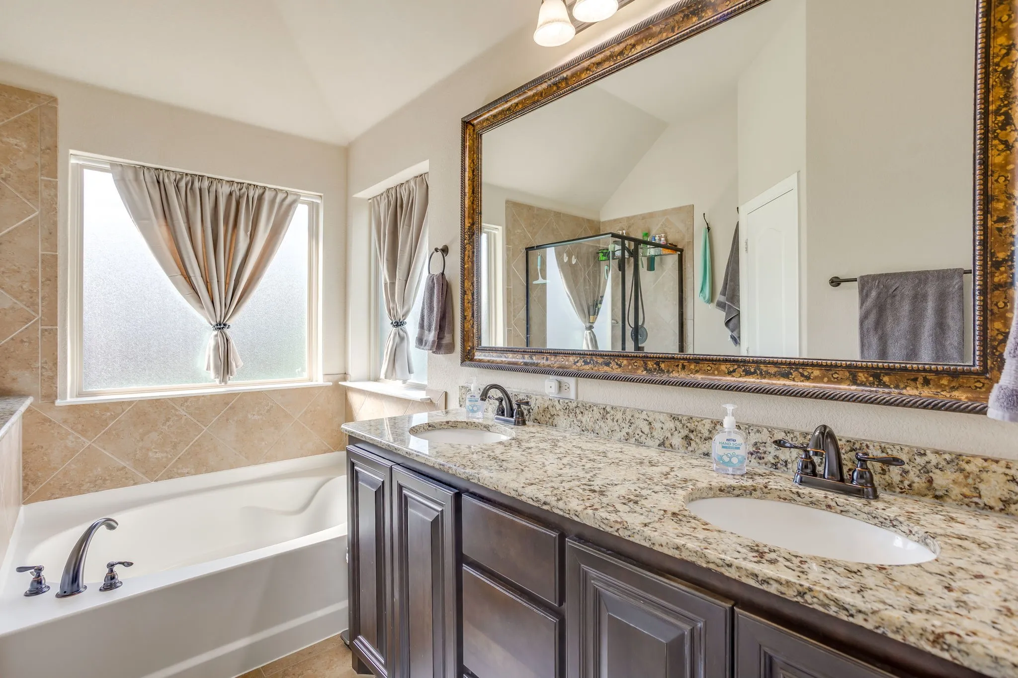 Single Family Residence For Sale in Parker County , 106 Hannah Court, Weatherford, Texas 76085, 4 Bedroom, 2 Bathroom, 2 Garage spaces, 1,879 Sqft, built in 2016, mls#21344035, Real Estate Agent in Weatherford, Homes For Sale in Parker county, Homes For Sale in Weatherford, Realtor in Weatherford Texas, Real Estate Brokerage Independent Realty Texas, Luminita Cordes Realtor