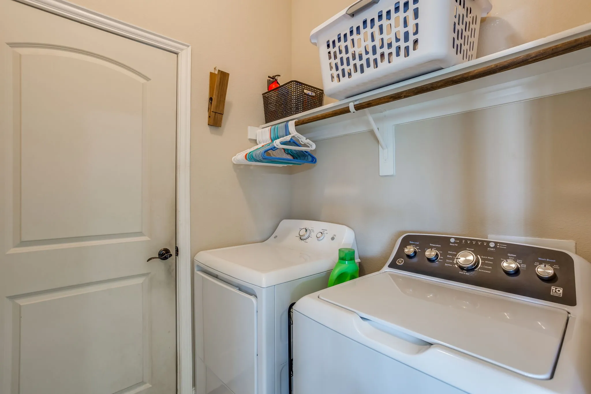 Single Family Residence For Sale in Parker County , 106 Hannah Court, Weatherford, Texas 76085, 4 Bedroom, 2 Bathroom, 2 Garage spaces, 1,879 Sqft, built in 2016, mls#21344035, Real Estate Agent in Weatherford, Homes For Sale in Parker county, Homes For Sale in Weatherford, Realtor in Weatherford Texas, Real Estate Brokerage Independent Realty Texas, Luminita Cordes Realtor