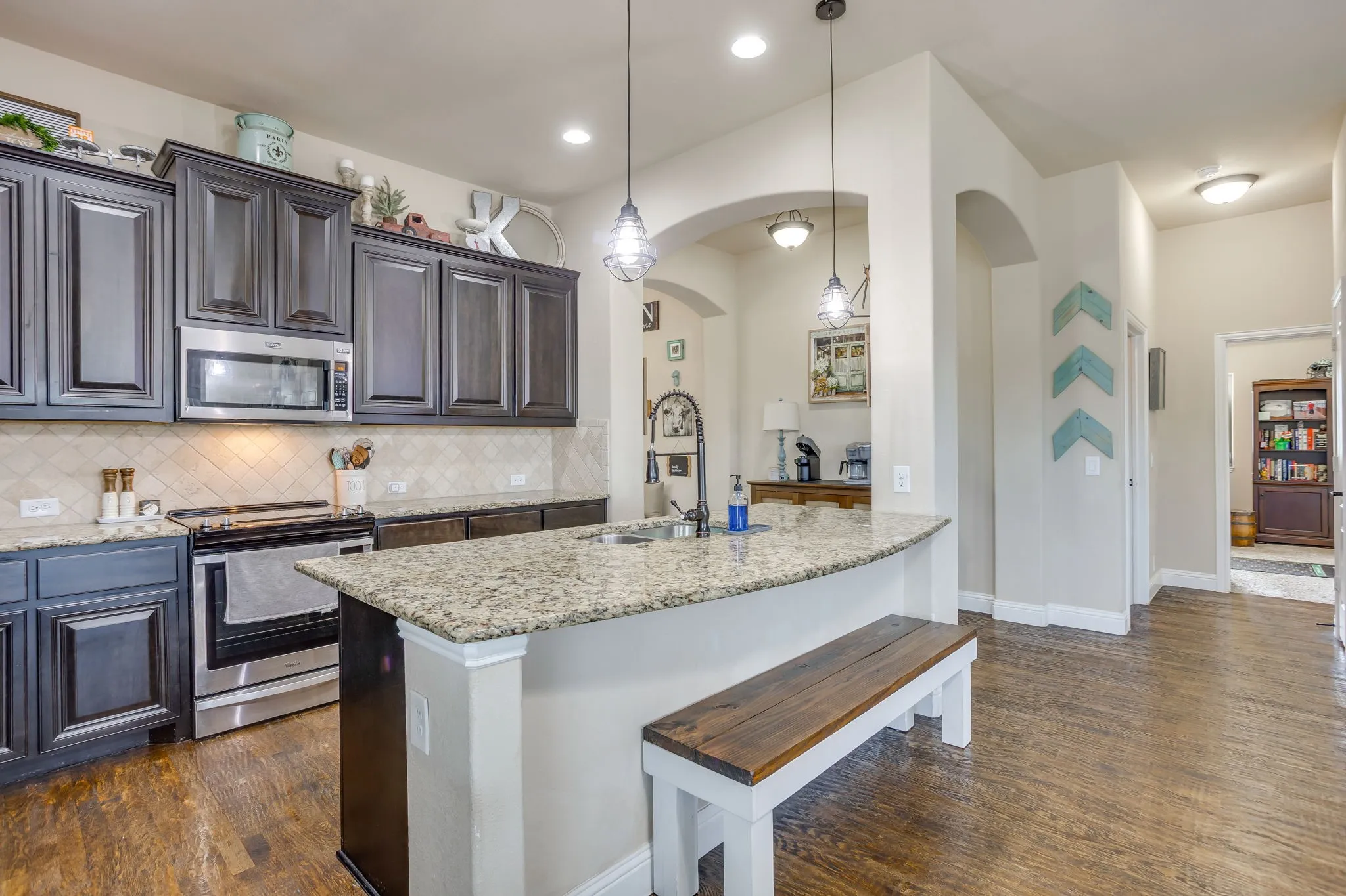 Single Family Residence For Sale in Parker County , 106 Hannah Court, Weatherford, Texas 76085, 4 Bedroom, 2 Bathroom, 2 Garage spaces, 1,879 Sqft, built in 2016, mls#21344035, Real Estate Agent in Weatherford, Homes For Sale in Parker county, Homes For Sale in Weatherford, Realtor in Weatherford Texas, Real Estate Brokerage Independent Realty Texas, Luminita Cordes Realtor