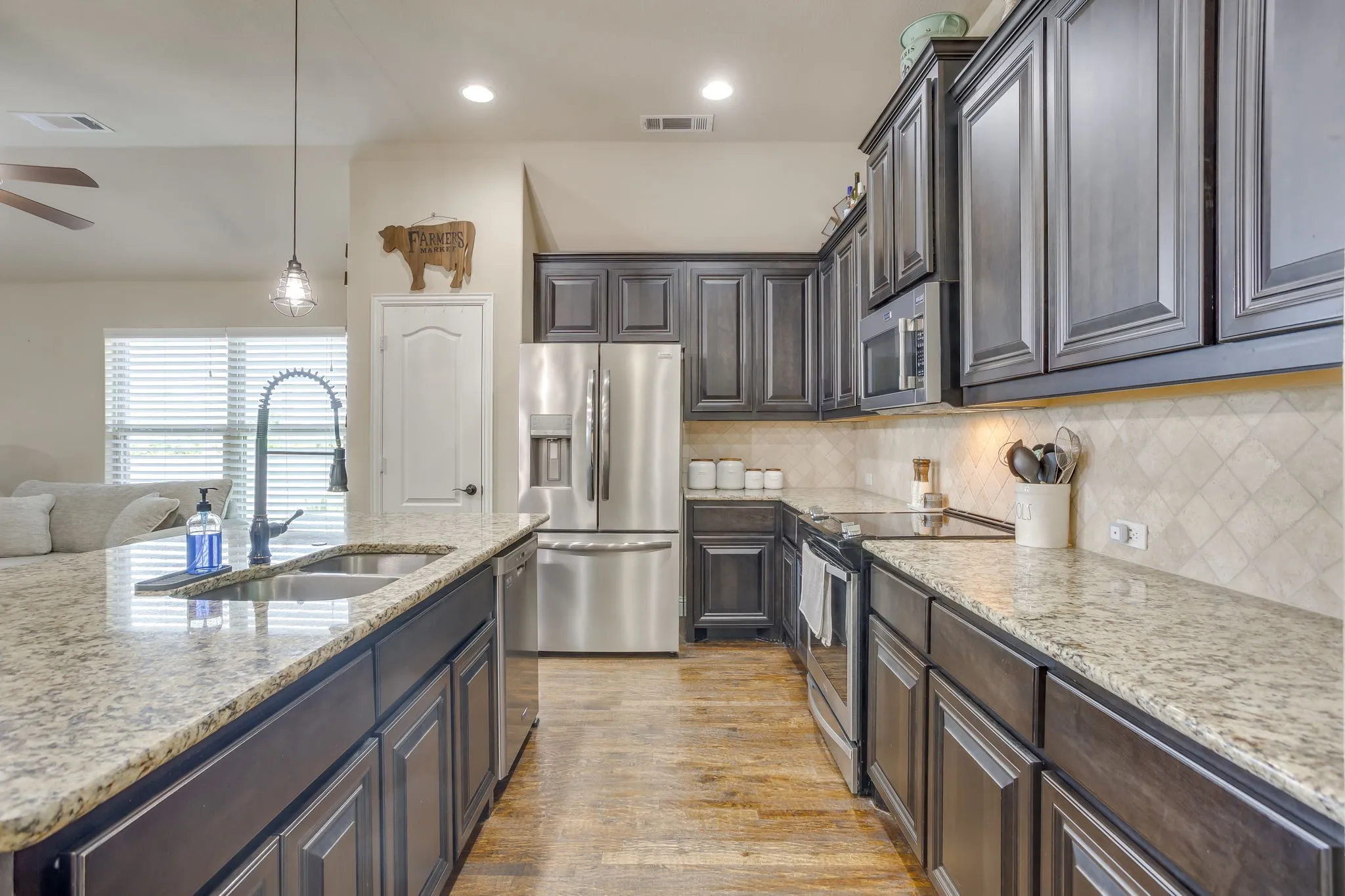 Single Family Residence For Sale in Parker County , 106 Hannah Court, Weatherford, Texas 76085, 4 Bedroom, 2 Bathroom, 2 Garage spaces, 1,879 Sqft, built in 2016, mls#21344035, Real Estate Agent in Weatherford, Homes For Sale in Parker county, Homes For Sale in Weatherford, Realtor in Weatherford Texas, Real Estate Brokerage Independent Realty Texas, Luminita Cordes Realtor