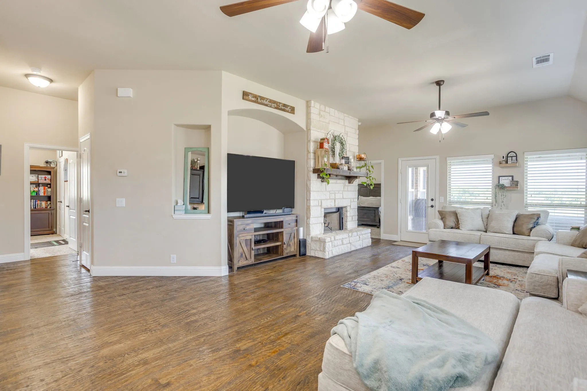 Single Family Residence For Sale in Parker County , 106 Hannah Court, Weatherford, Texas 76085, 4 Bedroom, 2 Bathroom, 2 Garage spaces, 1,879 Sqft, built in 2016, mls#21344035, Real Estate Agent in Weatherford, Homes For Sale in Parker county, Homes For Sale in Weatherford, Realtor in Weatherford Texas, Real Estate Brokerage Independent Realty Texas, Luminita Cordes Realtor