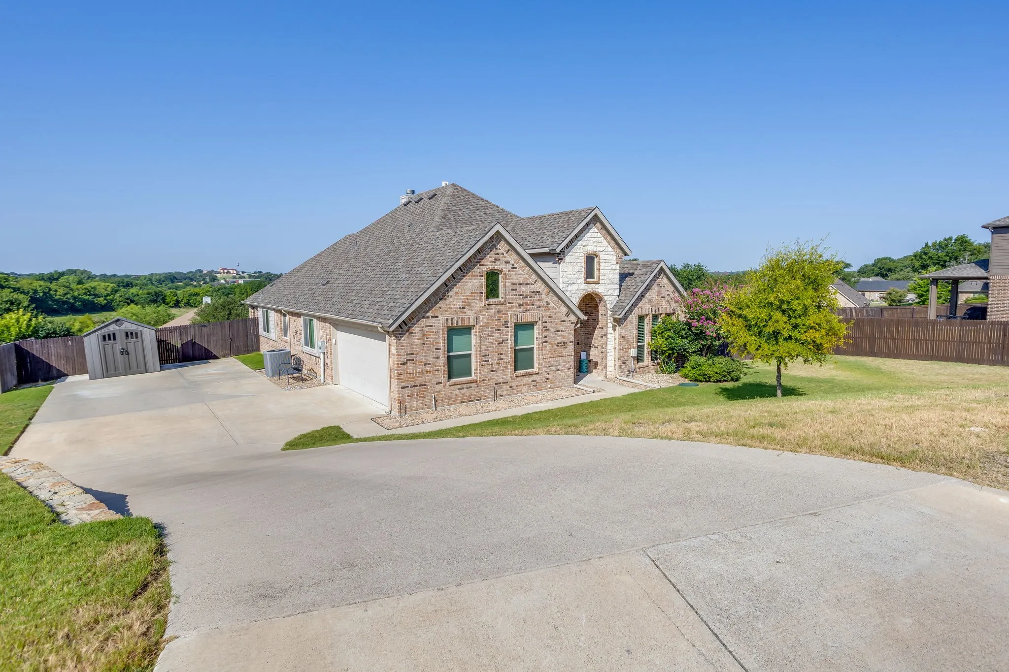 Single Family Residence For Sale in Parker County , 106 Hannah Court, Weatherford, Texas 76085, 4 Bedroom, 2 Bathroom, 2 Garage spaces, 1,879 Sqft, built in 2016, mls#21344035, Real Estate Agent in Weatherford, Homes For Sale in Parker county, Homes For Sale in Weatherford, Realtor in Weatherford Texas, Real Estate Brokerage Independent Realty Texas, Luminita Cordes Realtor