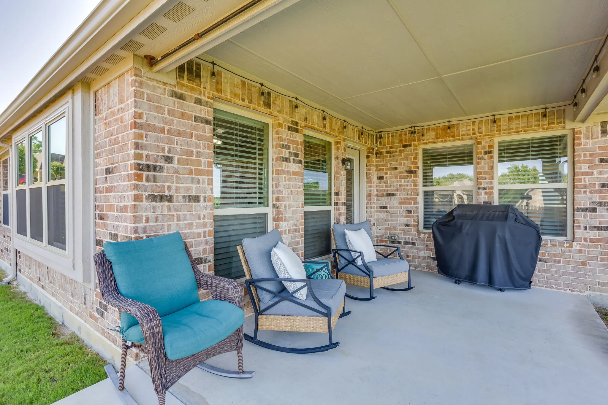 Single Family Residence For Sale in Parker County , 106 Hannah Court, Weatherford, Texas 76085, 4 Bedroom, 2 Bathroom, 2 Garage spaces, 1,879 Sqft, built in 2016, mls#21344035, Real Estate Agent in Weatherford, Homes For Sale in Parker county, Homes For Sale in Weatherford, Realtor in Weatherford Texas, Real Estate Brokerage Independent Realty Texas, Luminita Cordes Realtor