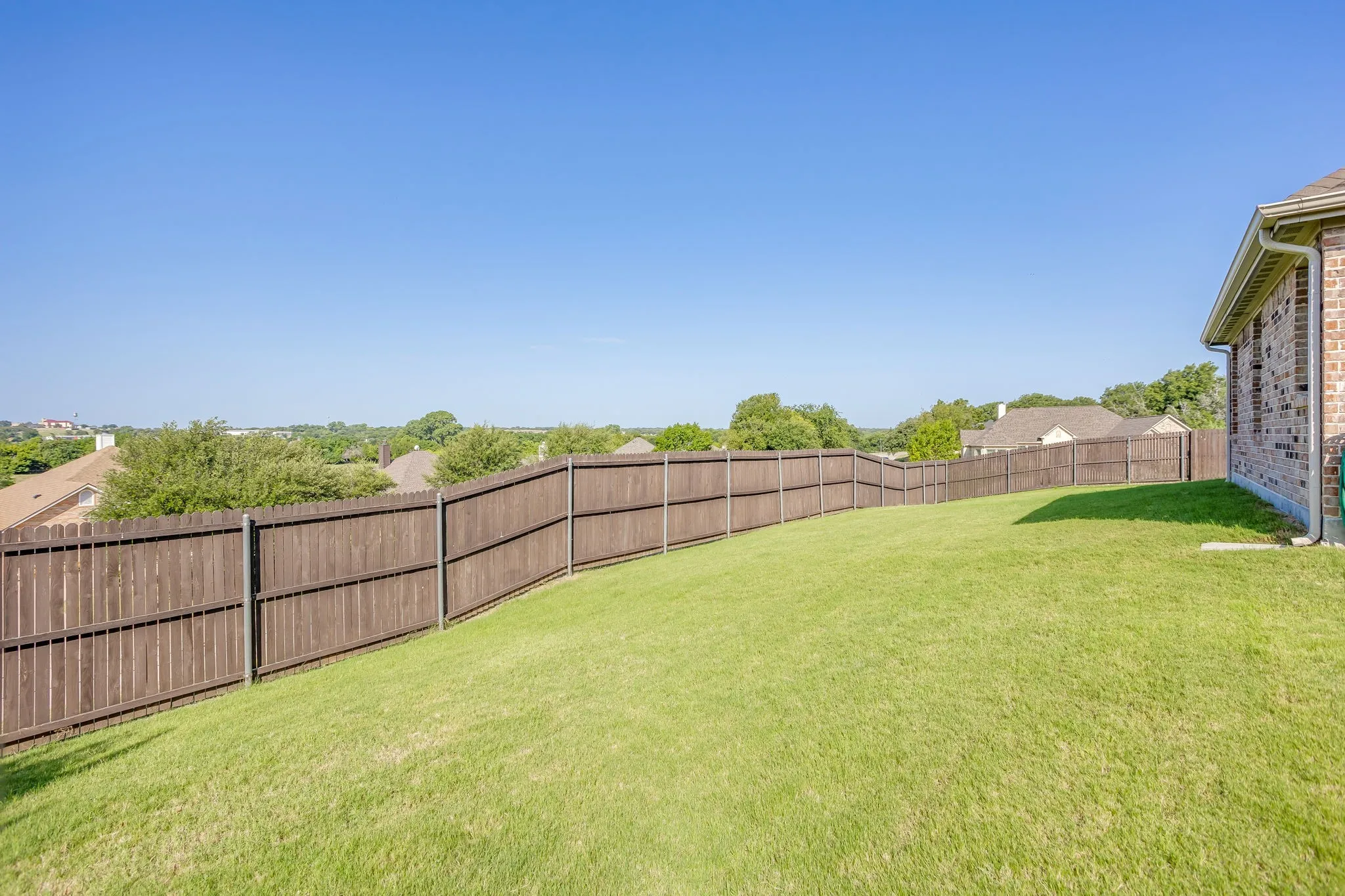 Single Family Residence For Sale in Parker County , 106 Hannah Court, Weatherford, Texas 76085, 4 Bedroom, 2 Bathroom, 2 Garage spaces, 1,879 Sqft, built in 2016, mls#21344035, Real Estate Agent in Weatherford, Homes For Sale in Parker county, Homes For Sale in Weatherford, Realtor in Weatherford Texas, Real Estate Brokerage Independent Realty Texas, Luminita Cordes Realtor