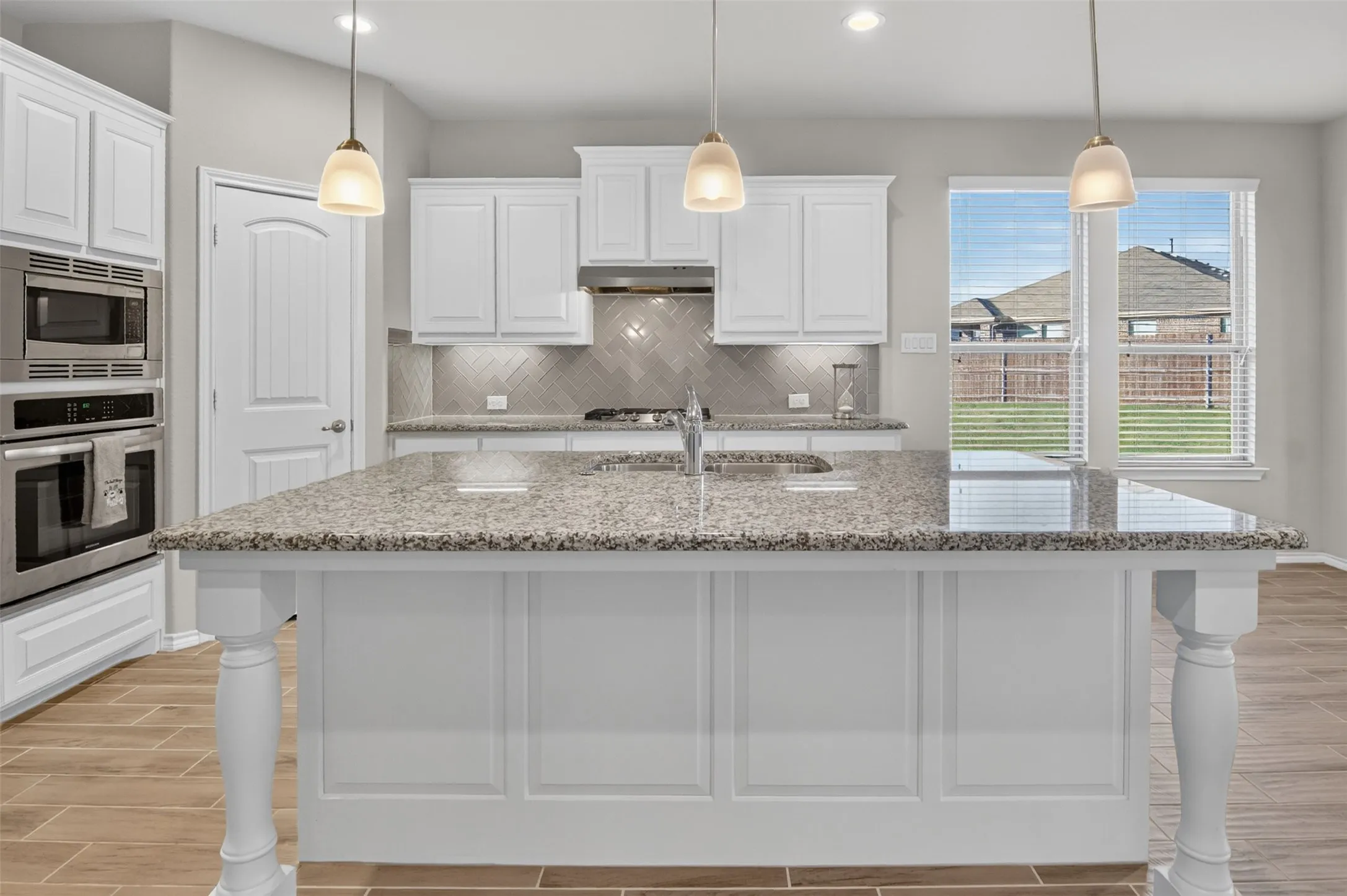 Single Family Residence For Sale in Tarrant County , 1220 Beestone Drive, Saginaw, Texas 76131, 4 Bedroom, 3 Bathroom, 3 Garage spaces, 3,001 Sqft, built in 2018, mls#21345177, Real Estate Agent in Saginaw, Homes For Sale in Tarrant county, Homes For Sale in Saginaw, Realtor in Saginaw Texas, Real Estate Brokerage Independent Realty Texas, Luminita Cordes Realtor