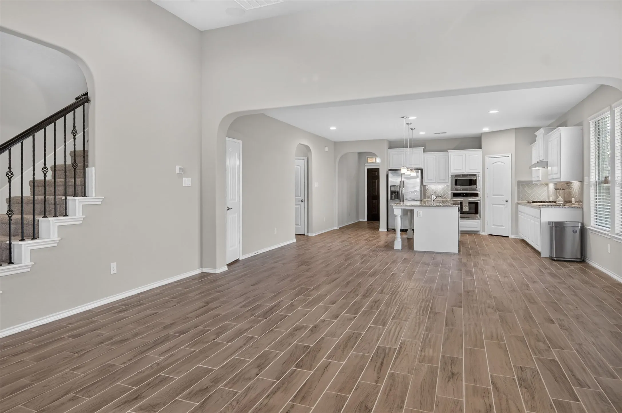 Single Family Residence For Sale in Tarrant County , 1220 Beestone Drive, Saginaw, Texas 76131, 4 Bedroom, 3 Bathroom, 3 Garage spaces, 3,001 Sqft, built in 2018, mls#21345177, Real Estate Agent in Saginaw, Homes For Sale in Tarrant county, Homes For Sale in Saginaw, Realtor in Saginaw Texas, Real Estate Brokerage Independent Realty Texas, Luminita Cordes Realtor