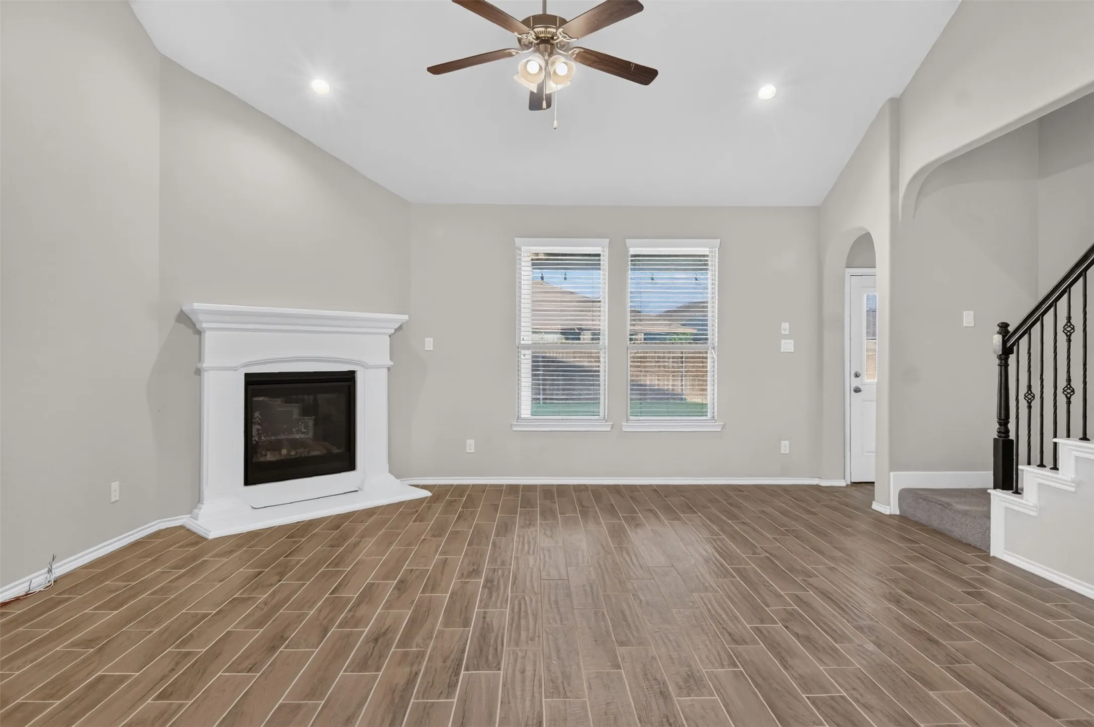 Single Family Residence For Sale in Tarrant County , 1220 Beestone Drive, Saginaw, Texas 76131, 4 Bedroom, 3 Bathroom, 3 Garage spaces, 3,001 Sqft, built in 2018, mls#21345177, Real Estate Agent in Saginaw, Homes For Sale in Tarrant county, Homes For Sale in Saginaw, Realtor in Saginaw Texas, Real Estate Brokerage Independent Realty Texas, Luminita Cordes Realtor