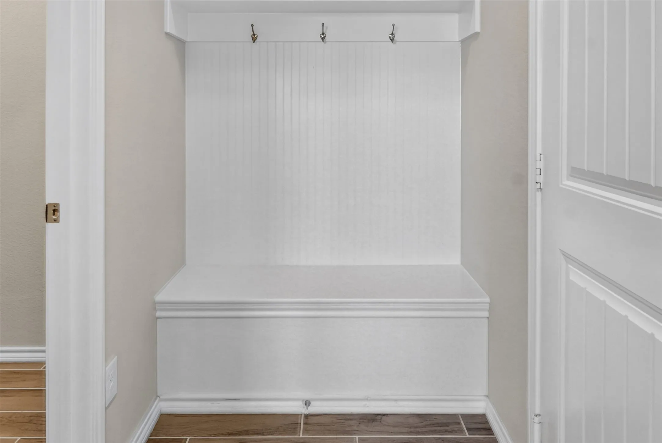 Single Family Residence For Sale in Tarrant County , 1220 Beestone Drive, Saginaw, Texas 76131, 4 Bedroom, 3 Bathroom, 3 Garage spaces, 3,001 Sqft, built in 2018, mls#21345177, Real Estate Agent in Saginaw, Homes For Sale in Tarrant county, Homes For Sale in Saginaw, Realtor in Saginaw Texas, Real Estate Brokerage Independent Realty Texas, Luminita Cordes Realtor