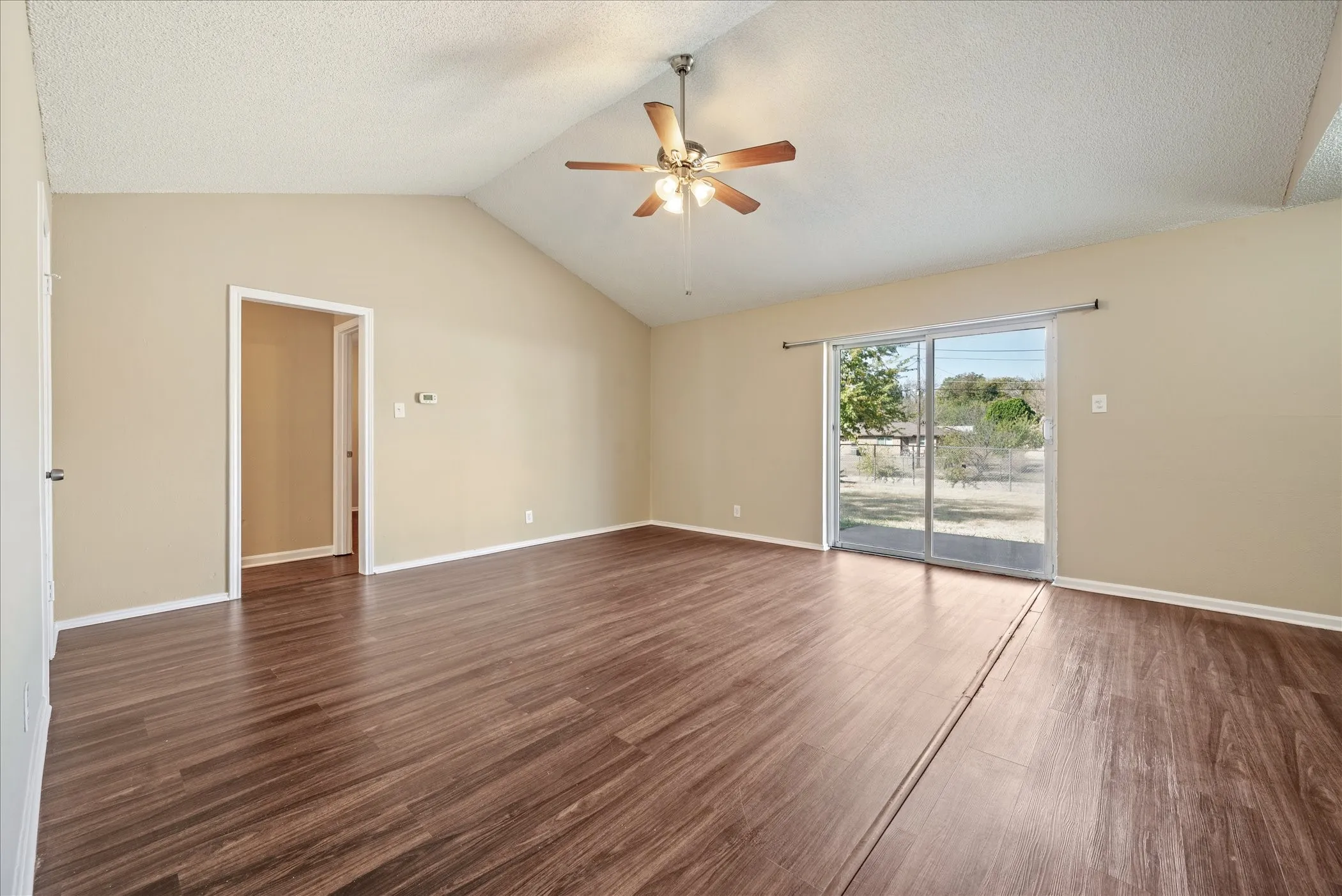 Single Family Residence For Rent in Tarrant County , 5945 Jackie Terrace, Watauga, Texas 76148, 3 Bedroom, 2 Bathroom, 2 Garage spaces, 1,091 Sqft, built in 1970, mls#21346257, Real Estate Agent in Watauga, Homes For Rent in Tarrant county, Homes For Rent in Watauga, Realtor in Watauga Texas, Real Estate Brokerage Independent Realty Texas, Luminita Cordes Realtor
