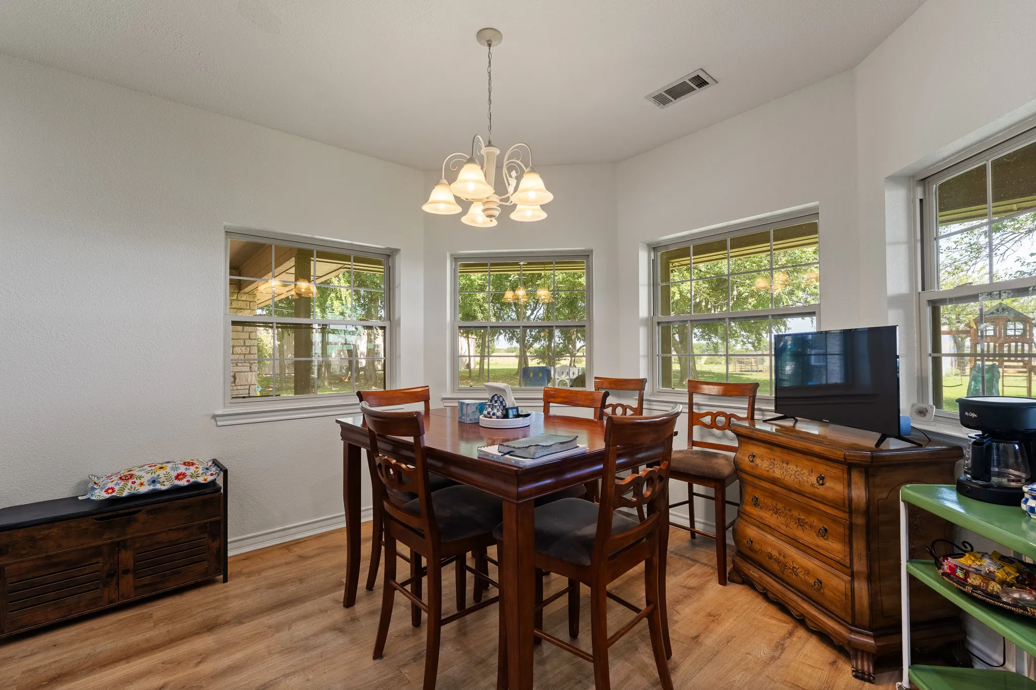 Single Family Residence For Sale in Johnson County , 8648 County Road 1128, Godley, Texas 76044, 3 Bedroom, 2 Bathroom, 2 Garage spaces, 3,268 Sqft, built in 2001, mls#21345066, Real Estate Agent in Godley, Homes For Sale in Johnson county, Homes For Sale in Godley, Realtor in Godley Texas, Real Estate Brokerage Independent Realty Texas, Luminita Cordes Realtor