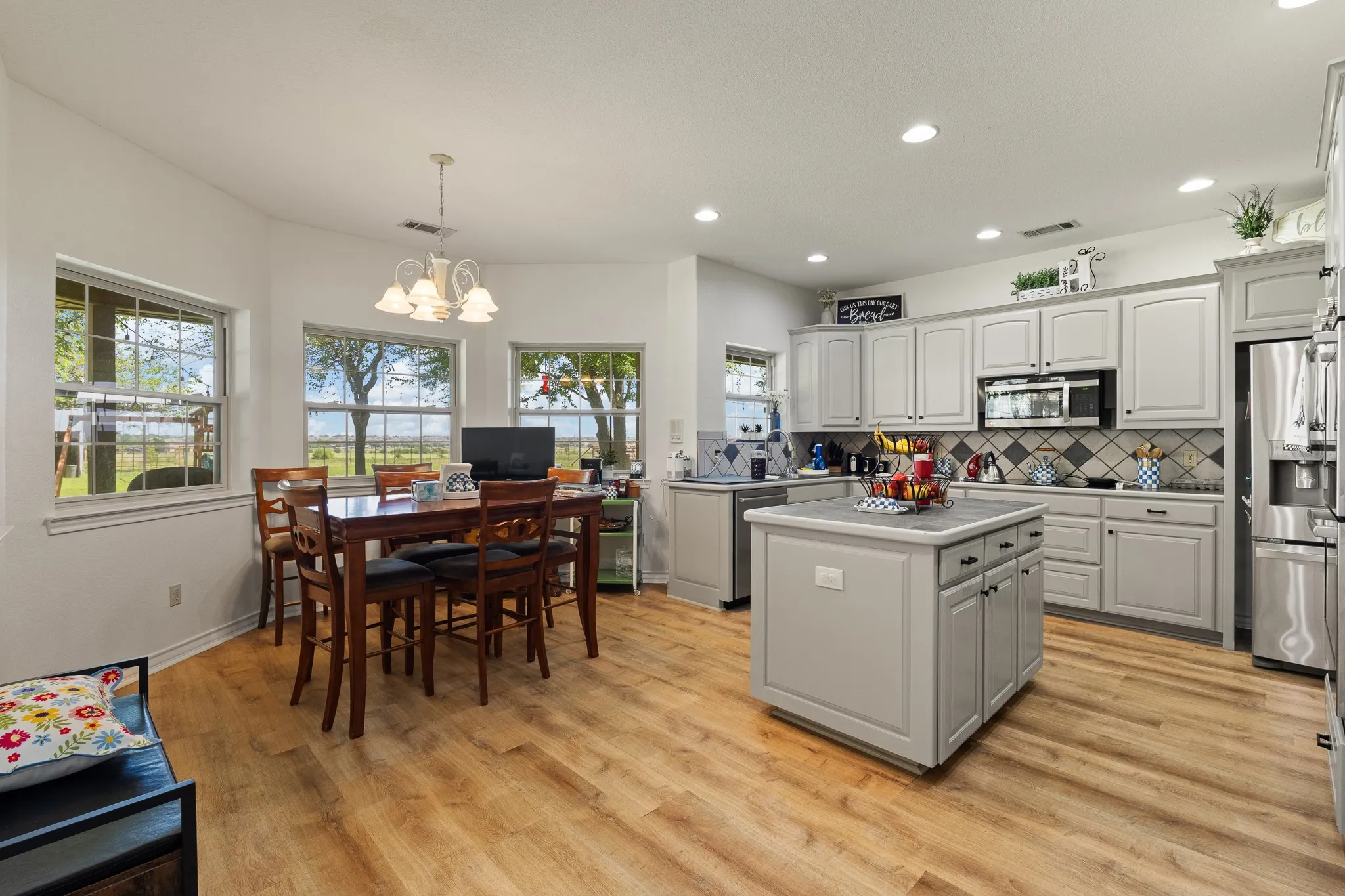 Single Family Residence For Sale in Johnson County , 8648 County Road 1128, Godley, Texas 76044, 3 Bedroom, 2 Bathroom, 2 Garage spaces, 3,268 Sqft, built in 2001, mls#21345066, Real Estate Agent in Godley, Homes For Sale in Johnson county, Homes For Sale in Godley, Realtor in Godley Texas, Real Estate Brokerage Independent Realty Texas, Luminita Cordes Realtor