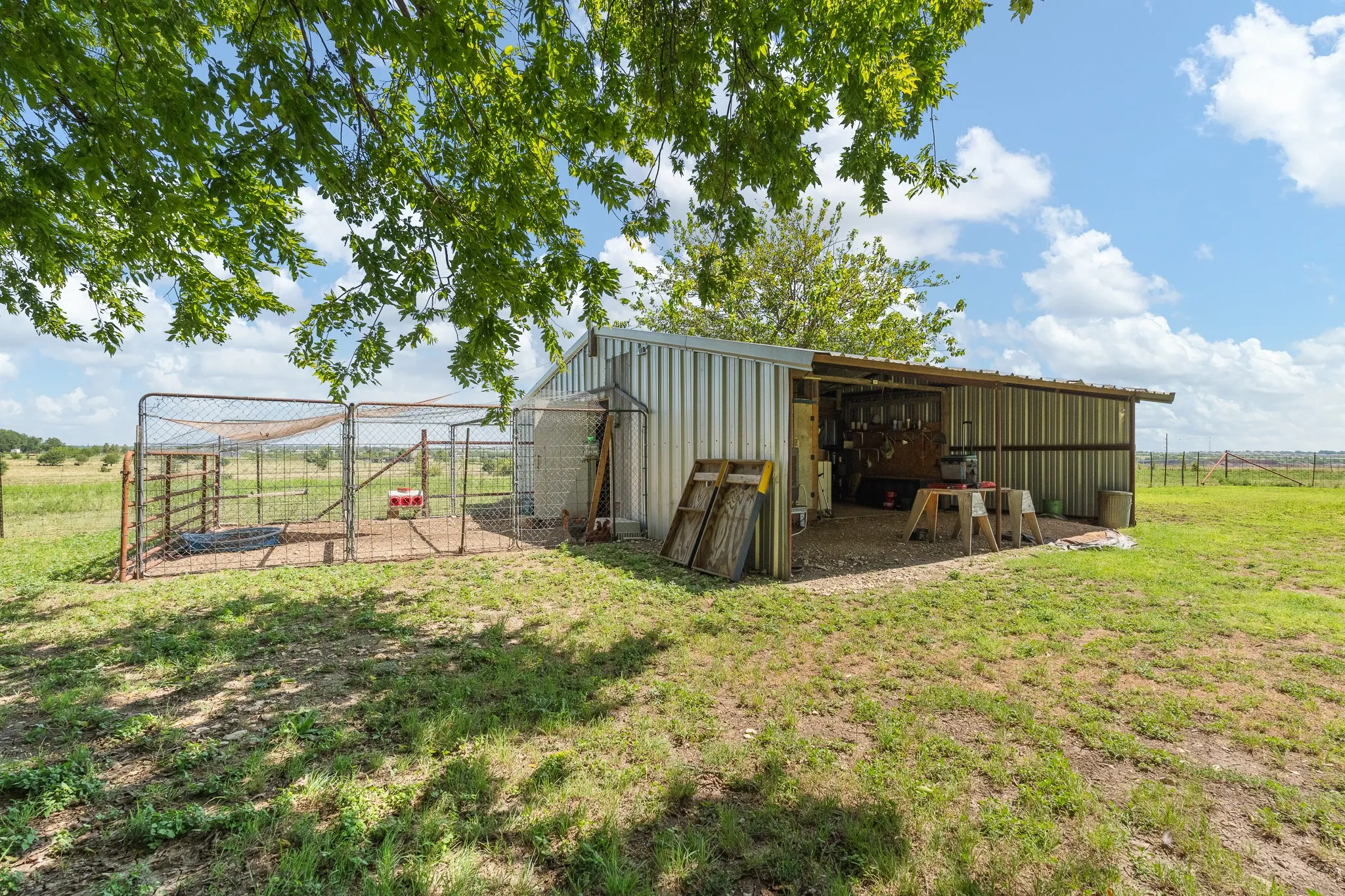 Single Family Residence For Sale in Johnson County , 8648 County Road 1128, Godley, Texas 76044, 3 Bedroom, 2 Bathroom, 2 Garage spaces, 3,268 Sqft, built in 2001, mls#21345066, Real Estate Agent in Godley, Homes For Sale in Johnson county, Homes For Sale in Godley, Realtor in Godley Texas, Real Estate Brokerage Independent Realty Texas, Luminita Cordes Realtor