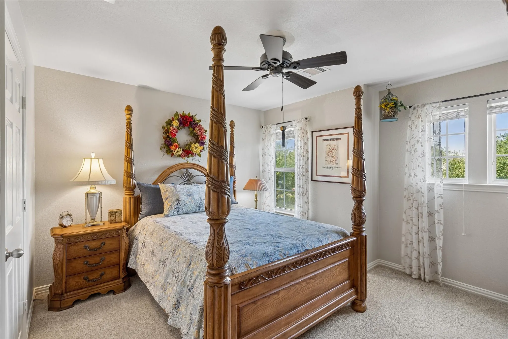 Upstairs secondary bedroom 1