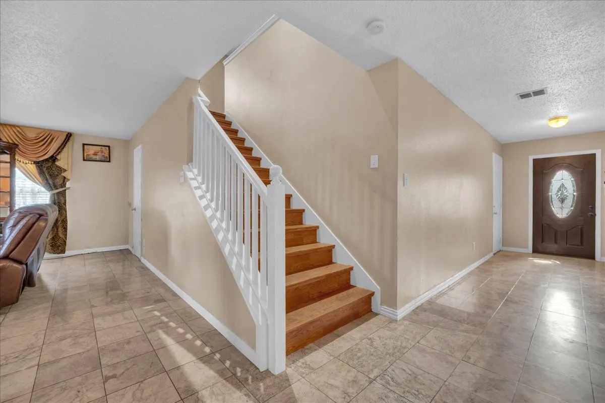 Single Family Residence For Rent in Tarrant County , 6610 Beryl Drive, Arlington, Texas 76002, 4 Bedroom, 3 Bathroom, 2 Garage spaces, 3,520 Sqft, built in 1998, Price $3,200, mls#21346269, Real Estate Agent in Arlington, Homes For Rent in Tarrant county, Homes For Rent in Arlington, Realtor in Arlington Texas, Real Estate Brokerage Independent Realty Texas, Luminita Cordes Realtor