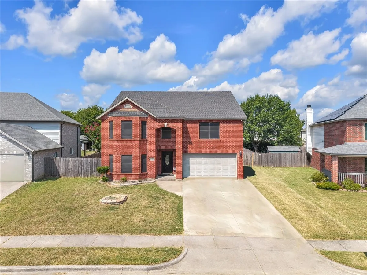 Single Family Residence For Rent in Tarrant County , 6610 Beryl Drive, Arlington, Texas 76002, 4 Bedroom, 3 Bathroom, 2 Garage spaces, 3,520 Sqft, built in 1998, Price $3,200, mls#21346269, Real Estate Agent in Arlington, Homes For Rent in Tarrant county, Homes For Rent in Arlington, Realtor in Arlington Texas, Real Estate Brokerage Independent Realty Texas, Luminita Cordes Realtor
