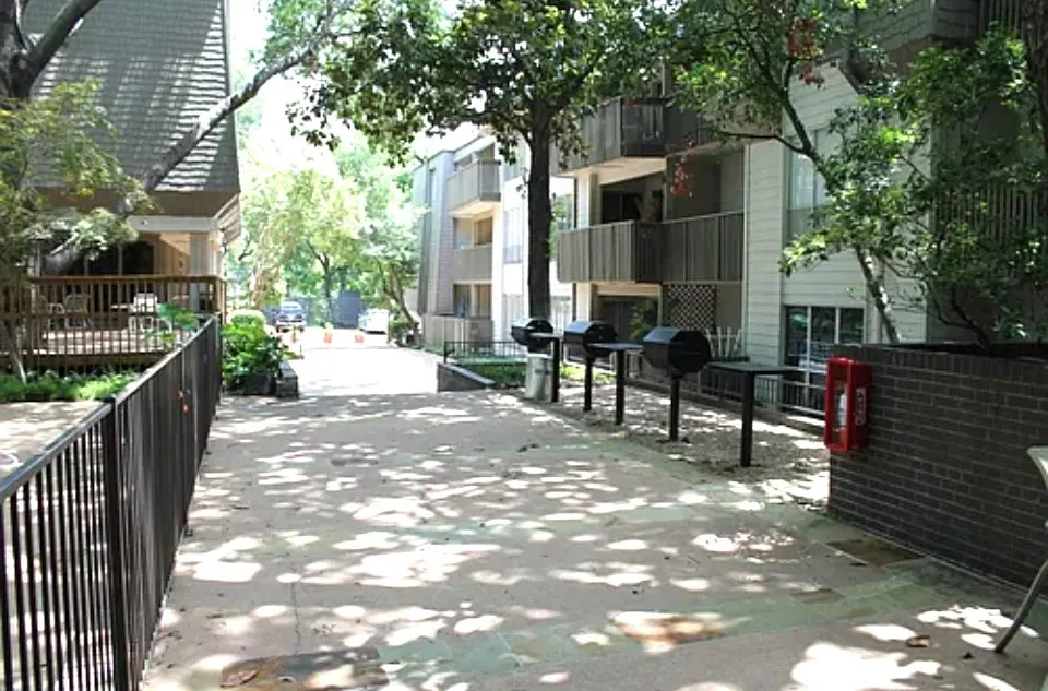 Condominium For Rent in Dallas County , 4859 Cedar Springs Road 255, Dallas, Texas 75219, 1 Bedroom, 1 Bathroom, Garage spaces, 665 Sqft, built in 1970, mls#21346272, Real Estate Agent in Dallas, Homes For Rent in Dallas county, Homes For Rent in Dallas, Realtor in Dallas Texas, Real Estate Brokerage Independent Realty Texas, Luminita Cordes Realtor