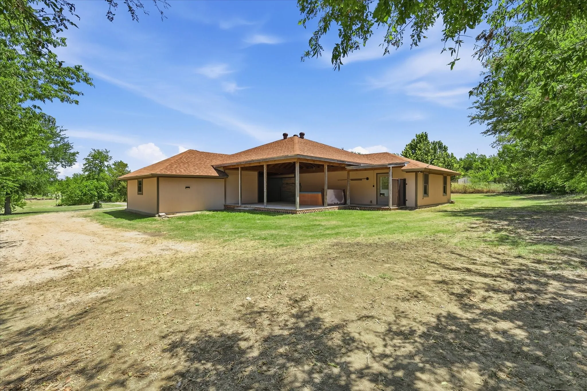 Single Family Residence For Sale in Denton County , 8766 Webb Road, Ponder, Texas 76259, 4 Bedroom, 3 Bathroom, 2 Garage spaces, 2,372 Sqft, built in 1984, mls#21346273, Real Estate Agent in Ponder, Homes For Sale in Denton county, Homes For Sale in Ponder, Realtor in Ponder Texas, Real Estate Brokerage Independent Realty Texas, Luminita Cordes Realtor