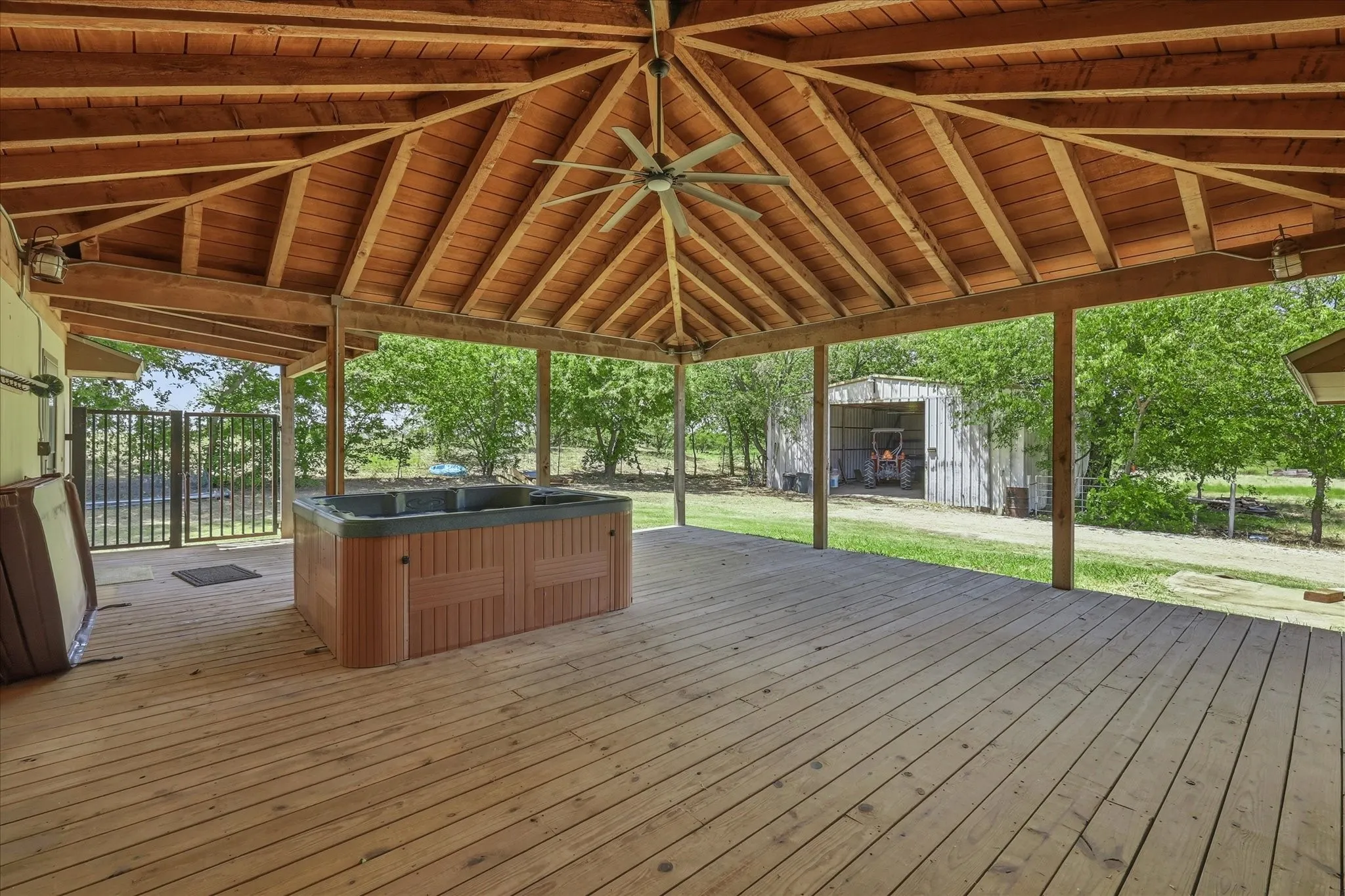 Single Family Residence For Sale in Denton County , 8766 Webb Road, Ponder, Texas 76259, 4 Bedroom, 3 Bathroom, 2 Garage spaces, 2,372 Sqft, built in 1984, mls#21346273, Real Estate Agent in Ponder, Homes For Sale in Denton county, Homes For Sale in Ponder, Realtor in Ponder Texas, Real Estate Brokerage Independent Realty Texas, Luminita Cordes Realtor