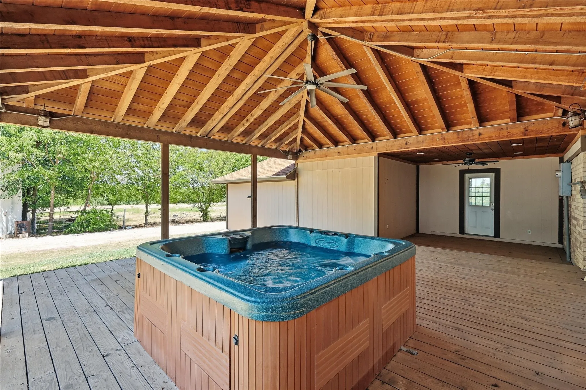 Single Family Residence For Sale in Denton County , 8766 Webb Road, Ponder, Texas 76259, 4 Bedroom, 3 Bathroom, 2 Garage spaces, 2,372 Sqft, built in 1984, mls#21346273, Real Estate Agent in Ponder, Homes For Sale in Denton county, Homes For Sale in Ponder, Realtor in Ponder Texas, Real Estate Brokerage Independent Realty Texas, Luminita Cordes Realtor