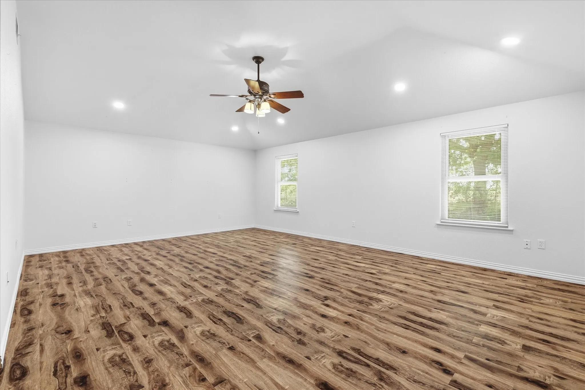 Single Family Residence For Sale in Denton County , 8766 Webb Road, Ponder, Texas 76259, 4 Bedroom, 3 Bathroom, 2 Garage spaces, 2,372 Sqft, built in 1984, mls#21346273, Real Estate Agent in Ponder, Homes For Sale in Denton county, Homes For Sale in Ponder, Realtor in Ponder Texas, Real Estate Brokerage Independent Realty Texas, Luminita Cordes Realtor
