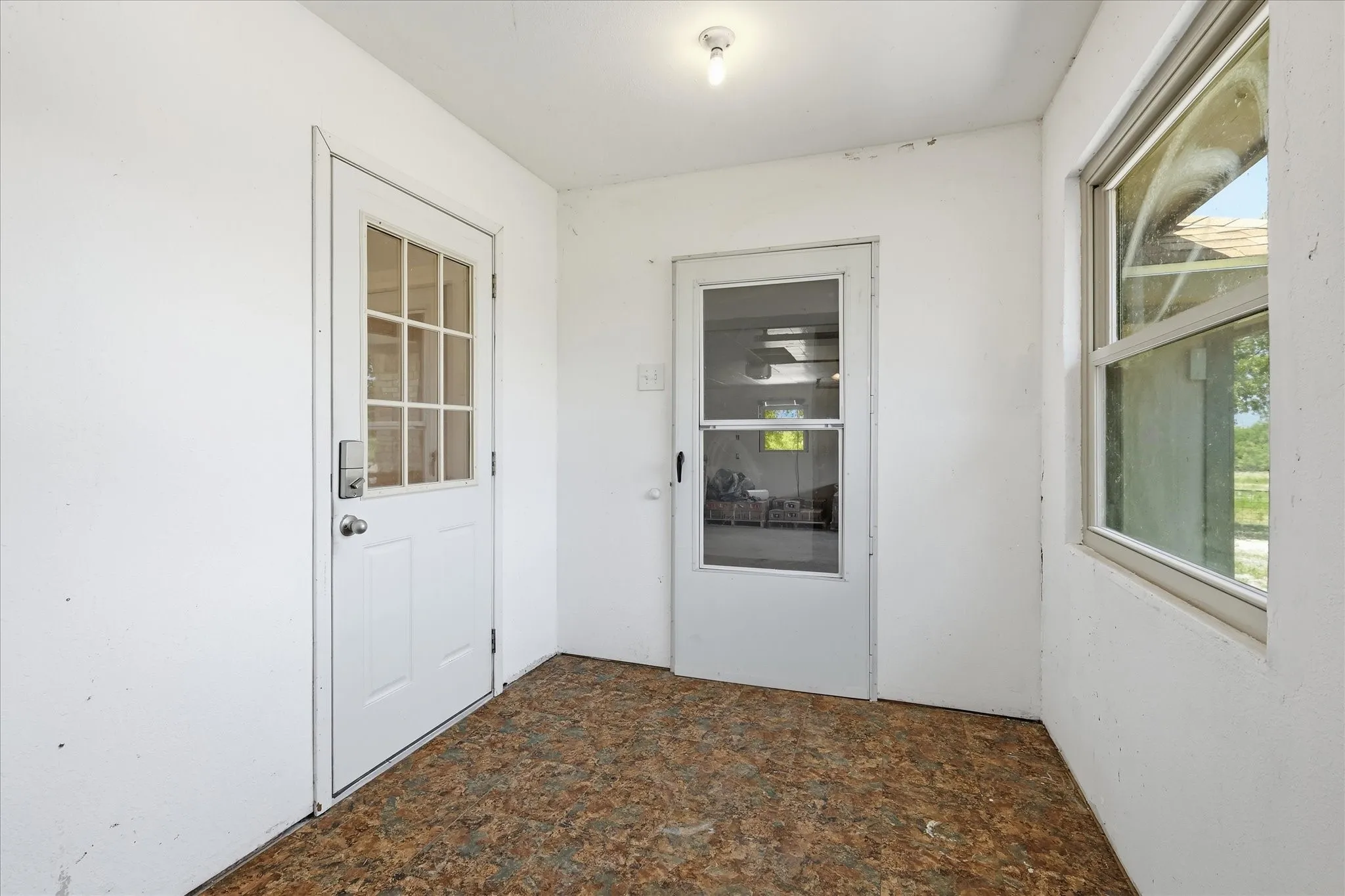 Single Family Residence For Sale in Denton County , 8766 Webb Road, Ponder, Texas 76259, 4 Bedroom, 3 Bathroom, 2 Garage spaces, 2,372 Sqft, built in 1984, mls#21346273, Real Estate Agent in Ponder, Homes For Sale in Denton county, Homes For Sale in Ponder, Realtor in Ponder Texas, Real Estate Brokerage Independent Realty Texas, Luminita Cordes Realtor