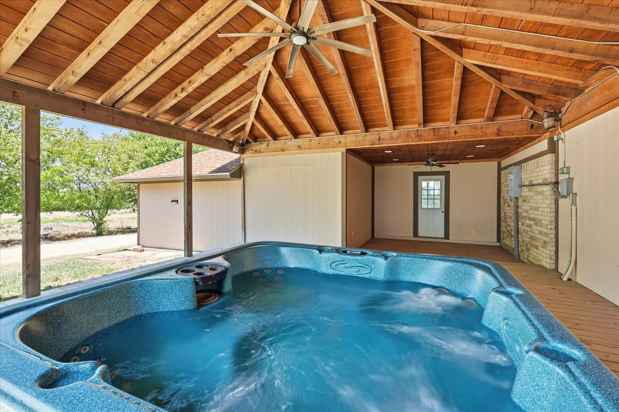 Single Family Residence For Sale in Denton County , 8766 Webb Road, Ponder, Texas 76259, 4 Bedroom, 3 Bathroom, 2 Garage spaces, 2,372 Sqft, built in 1984, mls#21346273, Real Estate Agent in Ponder, Homes For Sale in Denton county, Homes For Sale in Ponder, Realtor in Ponder Texas, Real Estate Brokerage Independent Realty Texas, Luminita Cordes Realtor