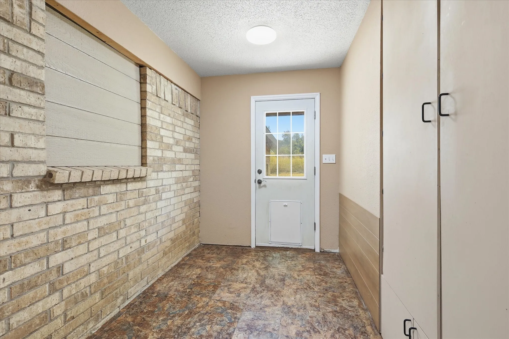 Single Family Residence For Sale in Denton County , 8766 Webb Road, Ponder, Texas 76259, 4 Bedroom, 3 Bathroom, 2 Garage spaces, 2,372 Sqft, built in 1984, mls#21346273, Real Estate Agent in Ponder, Homes For Sale in Denton county, Homes For Sale in Ponder, Realtor in Ponder Texas, Real Estate Brokerage Independent Realty Texas, Luminita Cordes Realtor