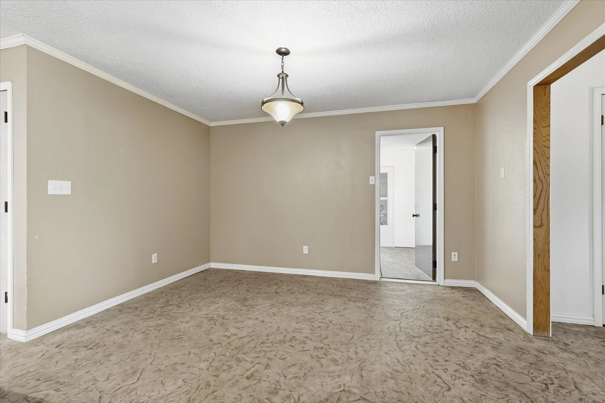 Single Family Residence For Sale in Denton County , 8766 Webb Road, Ponder, Texas 76259, 4 Bedroom, 3 Bathroom, 2 Garage spaces, 2,372 Sqft, built in 1984, mls#21346273, Real Estate Agent in Ponder, Homes For Sale in Denton county, Homes For Sale in Ponder, Realtor in Ponder Texas, Real Estate Brokerage Independent Realty Texas, Luminita Cordes Realtor