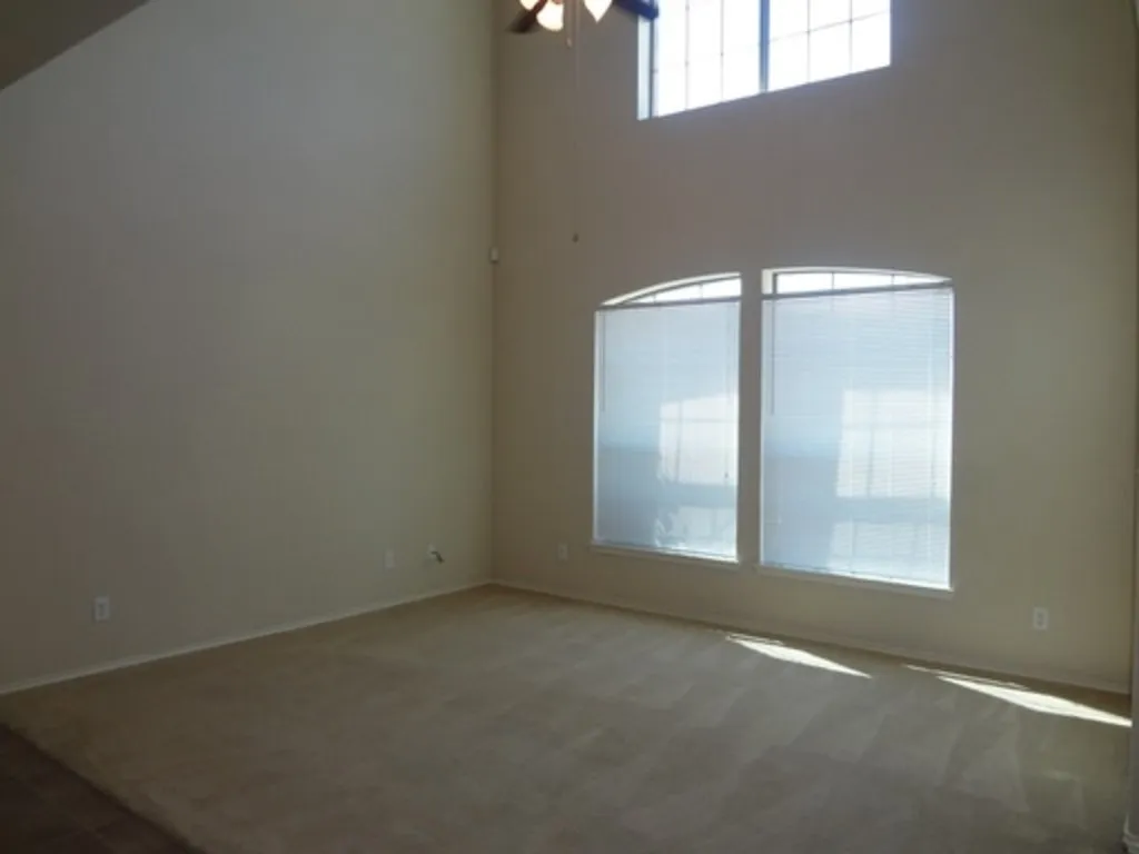 Townhouse For Rent in Denton County , 5405 Soledad Drive, Denton, Texas 76208, 3 Bedrooms, 3 Bathrooms, 2 Garage spaces, 1,672 Sqft, built in 2007, Price $1,900, mls#21346274, Real Estate Agent in Denton, Homes For Rent in Denton county, Homes For Rent in Denton, Realtor in Denton Texas, Real Estate Brokerage Independent Realty Texas, Luminita Cordes Realtor