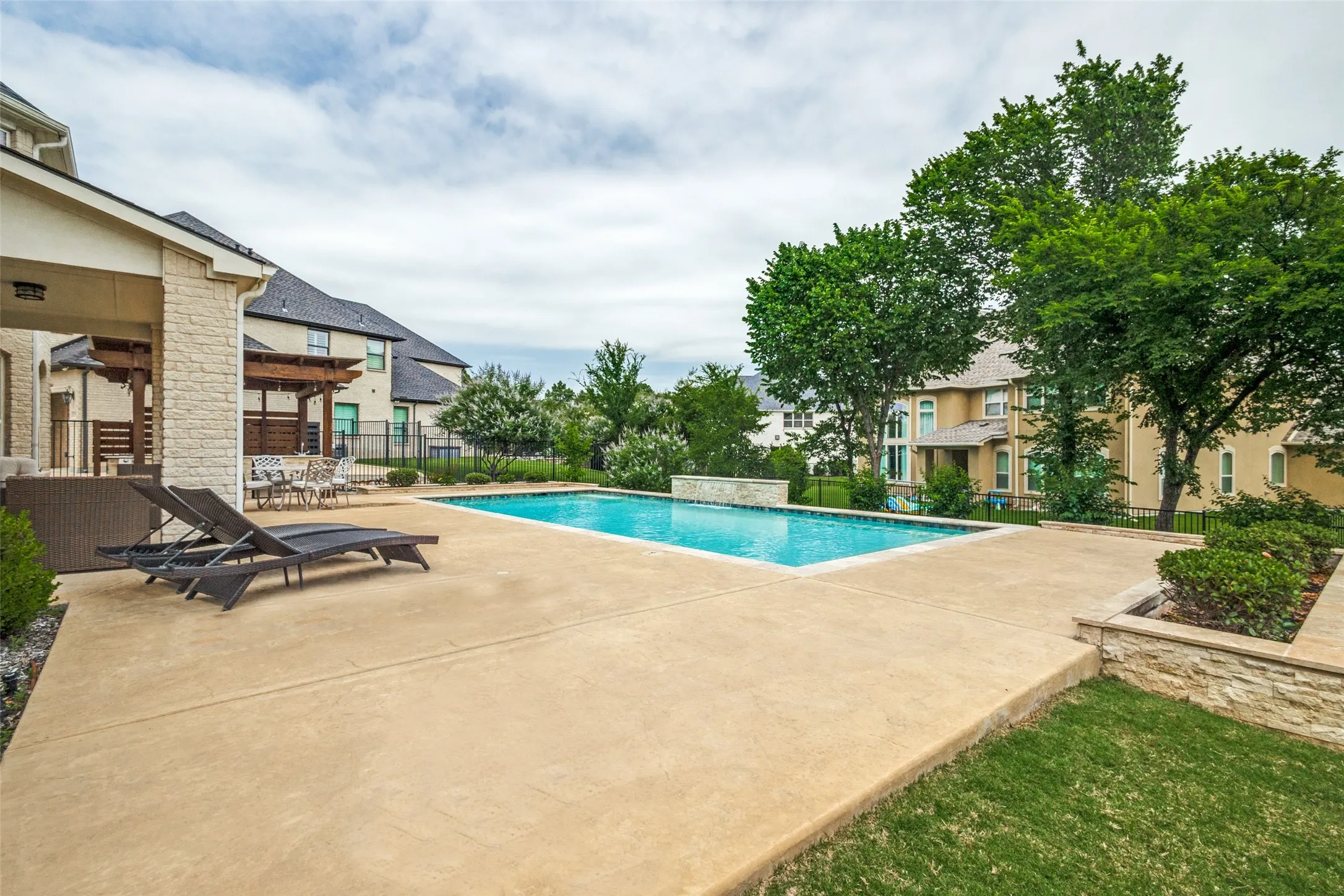 Single Family Residence For Sale in Denton County , 6704 Sorrento Lane, Flower Mound, Texas 75077, 4 Bedroom, 5 Bathroom, 3 Garage spaces, 4,656 Sqft, built in 2020, mls#21346277, Real Estate Agent in Flower Mound, Homes For Sale in Denton county, Homes For Sale in Flower Mound, Realtor in Flower Mound Texas, Real Estate Brokerage Independent Realty Texas, Luminita Cordes Realtor