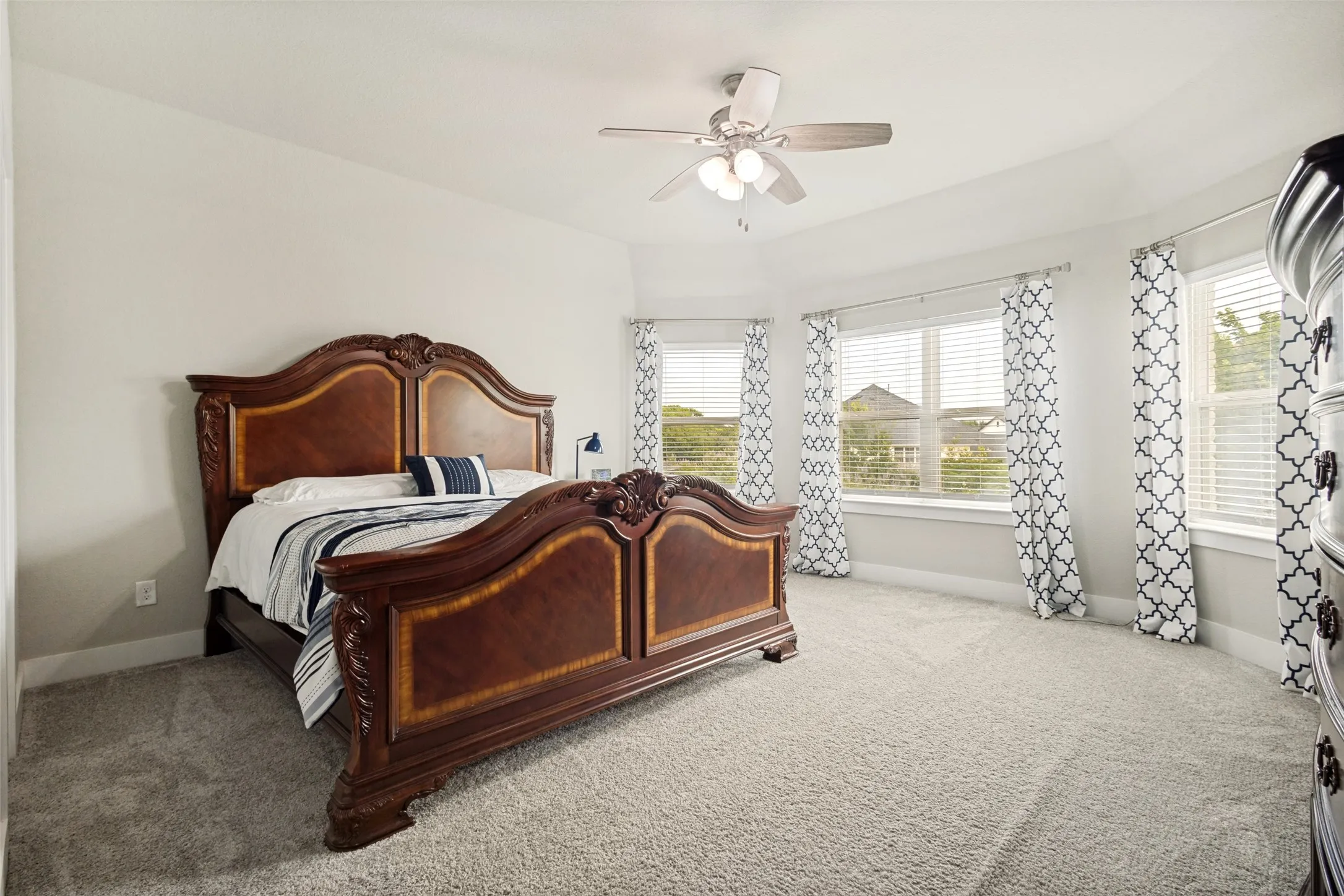 Single Family Residence For Sale in Denton County , 6704 Sorrento Lane, Flower Mound, Texas 75077, 4 Bedroom, 5 Bathroom, 3 Garage spaces, 4,656 Sqft, built in 2020, mls#21346277, Real Estate Agent in Flower Mound, Homes For Sale in Denton county, Homes For Sale in Flower Mound, Realtor in Flower Mound Texas, Real Estate Brokerage Independent Realty Texas, Luminita Cordes Realtor