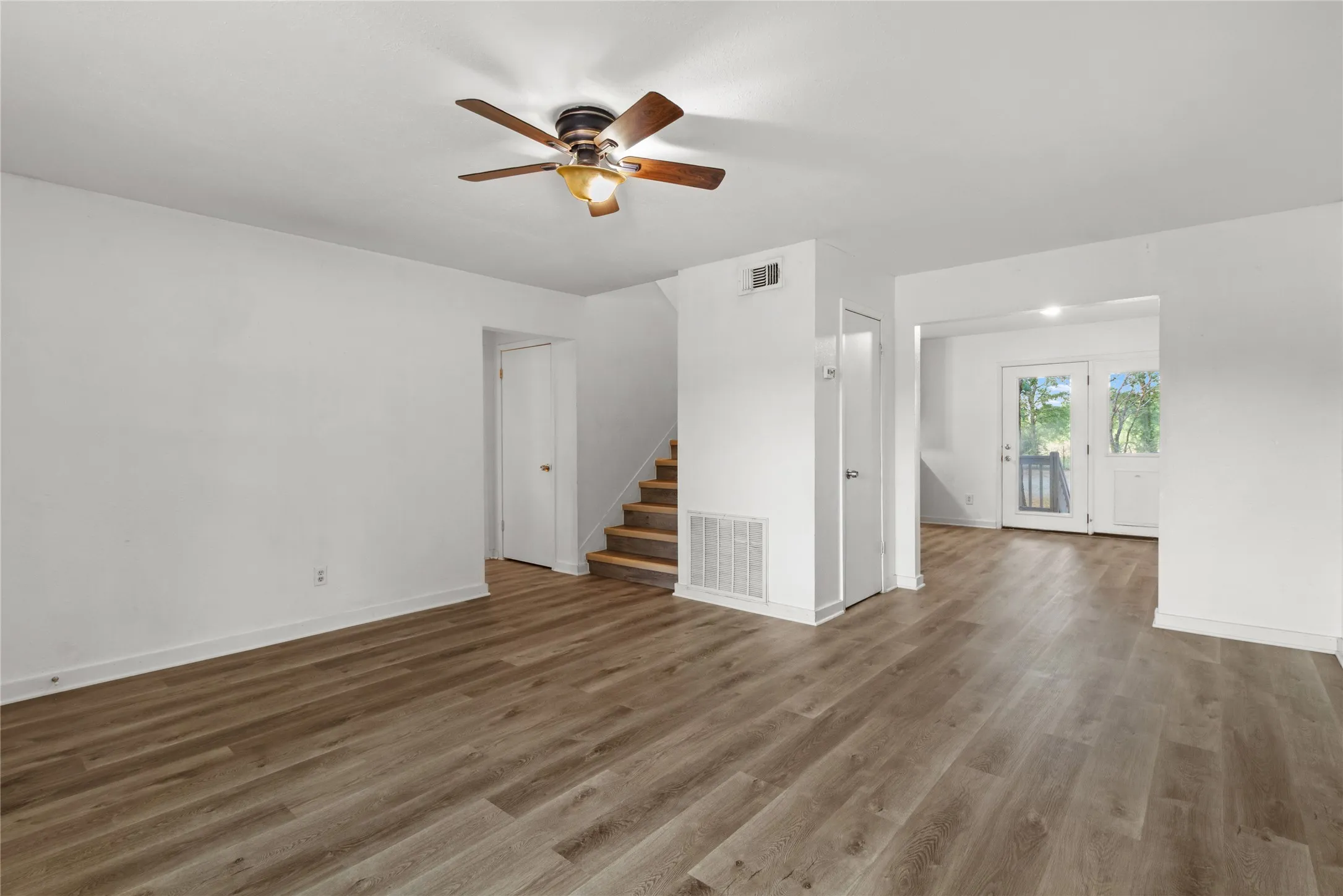 Single Family Residence For Rent in Mc Lennan County , 6301 Sydney Drive, Waco, Texas 76708, 3 Bedrooms, 2 Bathrooms, Garage spaces, 1,524 Sqft, built in 1993, Price $2,000, mls#21346282, Real Estate Agent in Waco, Homes For Rent in Mc Lennan county, Homes For Rent in Waco, Realtor in Waco Texas, Real Estate Brokerage Independent Realty Texas, Luminita Cordes Realtor
