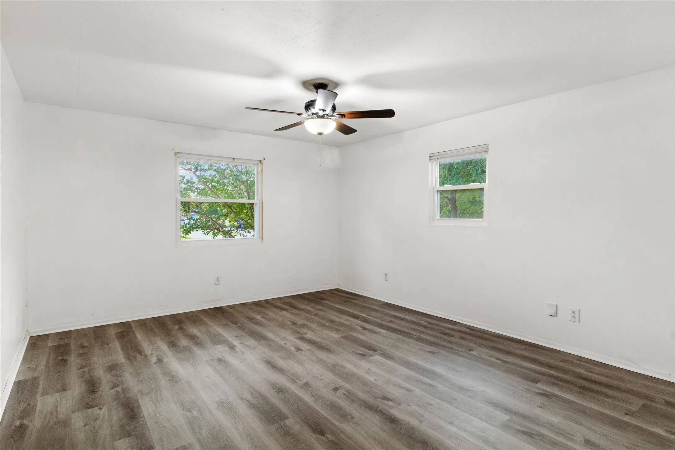 Single Family Residence For Rent in Mc Lennan County , 6301 Sydney Drive, Waco, Texas 76708, 3 Bedrooms, 2 Bathrooms, Garage spaces, 1,524 Sqft, built in 1993, Price $2,000, mls#21346282, Real Estate Agent in Waco, Homes For Rent in Mc Lennan county, Homes For Rent in Waco, Realtor in Waco Texas, Real Estate Brokerage Independent Realty Texas, Luminita Cordes Realtor
