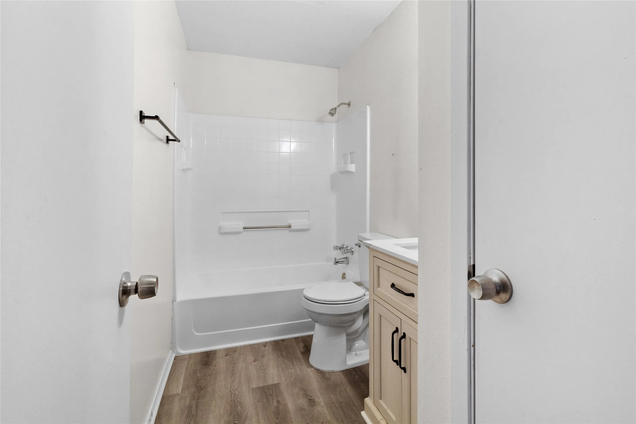 Single Family Residence For Rent in Mc Lennan County , 6301 Sydney Drive, Waco, Texas 76708, 3 Bedrooms, 2 Bathrooms, Garage spaces, 1,524 Sqft, built in 1993, Price $2,000, mls#21346282, Real Estate Agent in Waco, Homes For Rent in Mc Lennan county, Homes For Rent in Waco, Realtor in Waco Texas, Real Estate Brokerage Independent Realty Texas, Luminita Cordes Realtor