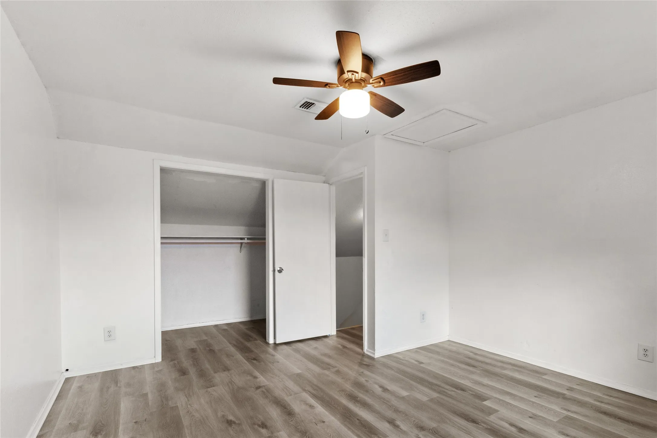 Single Family Residence For Rent in Mc Lennan County , 6301 Sydney Drive, Waco, Texas 76708, 3 Bedrooms, 2 Bathrooms, Garage spaces, 1,524 Sqft, built in 1993, Price $2,000, mls#21346282, Real Estate Agent in Waco, Homes For Rent in Mc Lennan county, Homes For Rent in Waco, Realtor in Waco Texas, Real Estate Brokerage Independent Realty Texas, Luminita Cordes Realtor