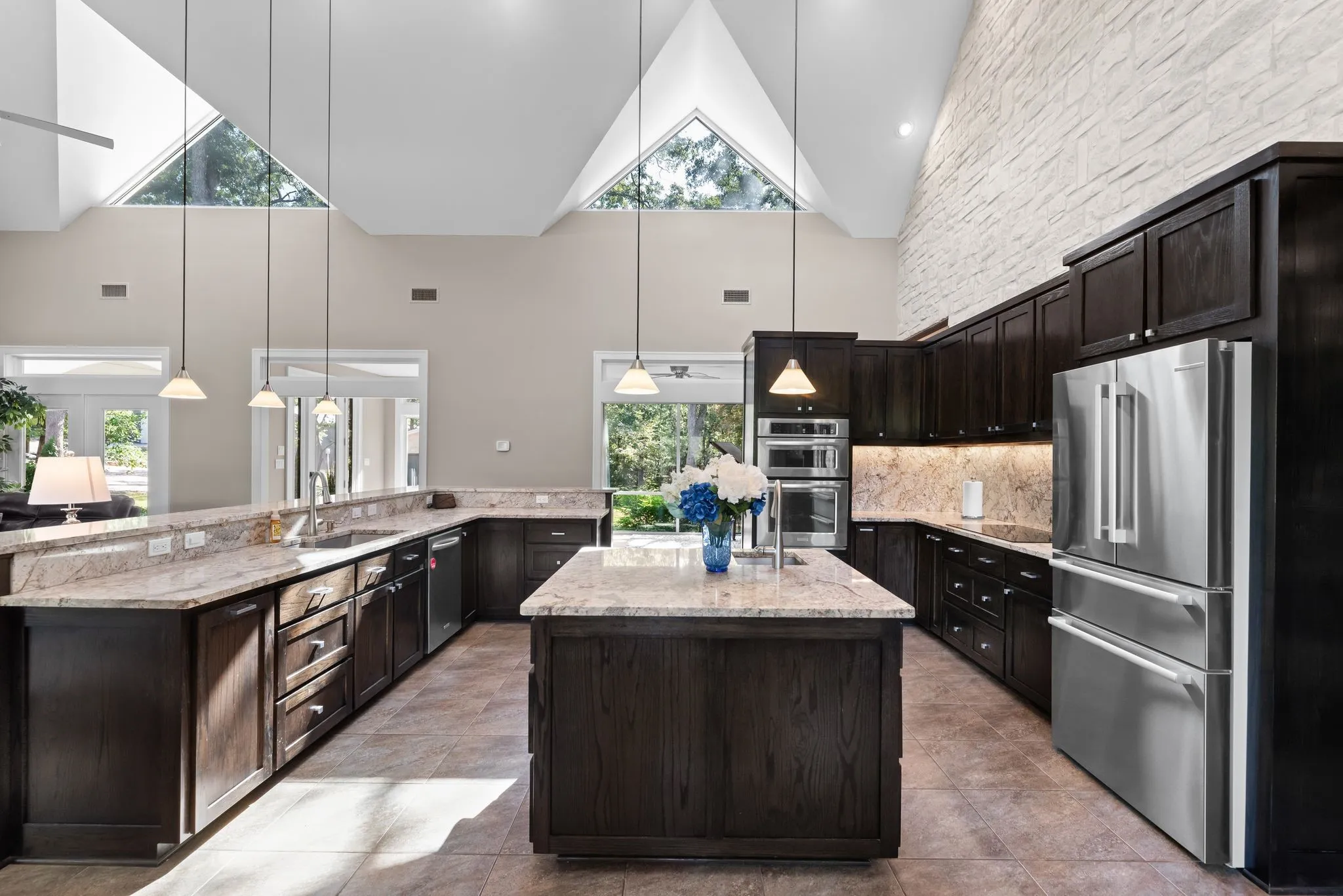 Single Family Residence For Sale in Fannin County , 1473 County Road 2980, Windom, Texas 75492, 3 Bedroom, 3 Bathroom, 2 Garage spaces, 2,773 Sqft, built in 2009, mls#21345666, Real Estate Agent in Windom, Homes For Sale in Fannin county, Homes For Sale in Windom, Realtor in Windom Texas, Real Estate Brokerage Independent Realty Texas, Luminita Cordes Realtor