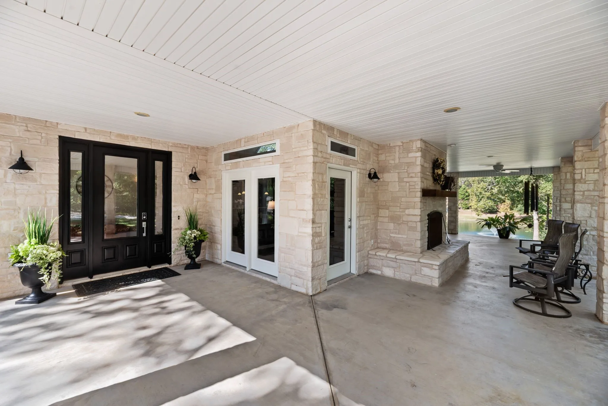 Single Family Residence For Sale in Fannin County , 1473 County Road 2980, Windom, Texas 75492, 3 Bedroom, 3 Bathroom, 2 Garage spaces, 2,773 Sqft, built in 2009, mls#21345666, Real Estate Agent in Windom, Homes For Sale in Fannin county, Homes For Sale in Windom, Realtor in Windom Texas, Real Estate Brokerage Independent Realty Texas, Luminita Cordes Realtor