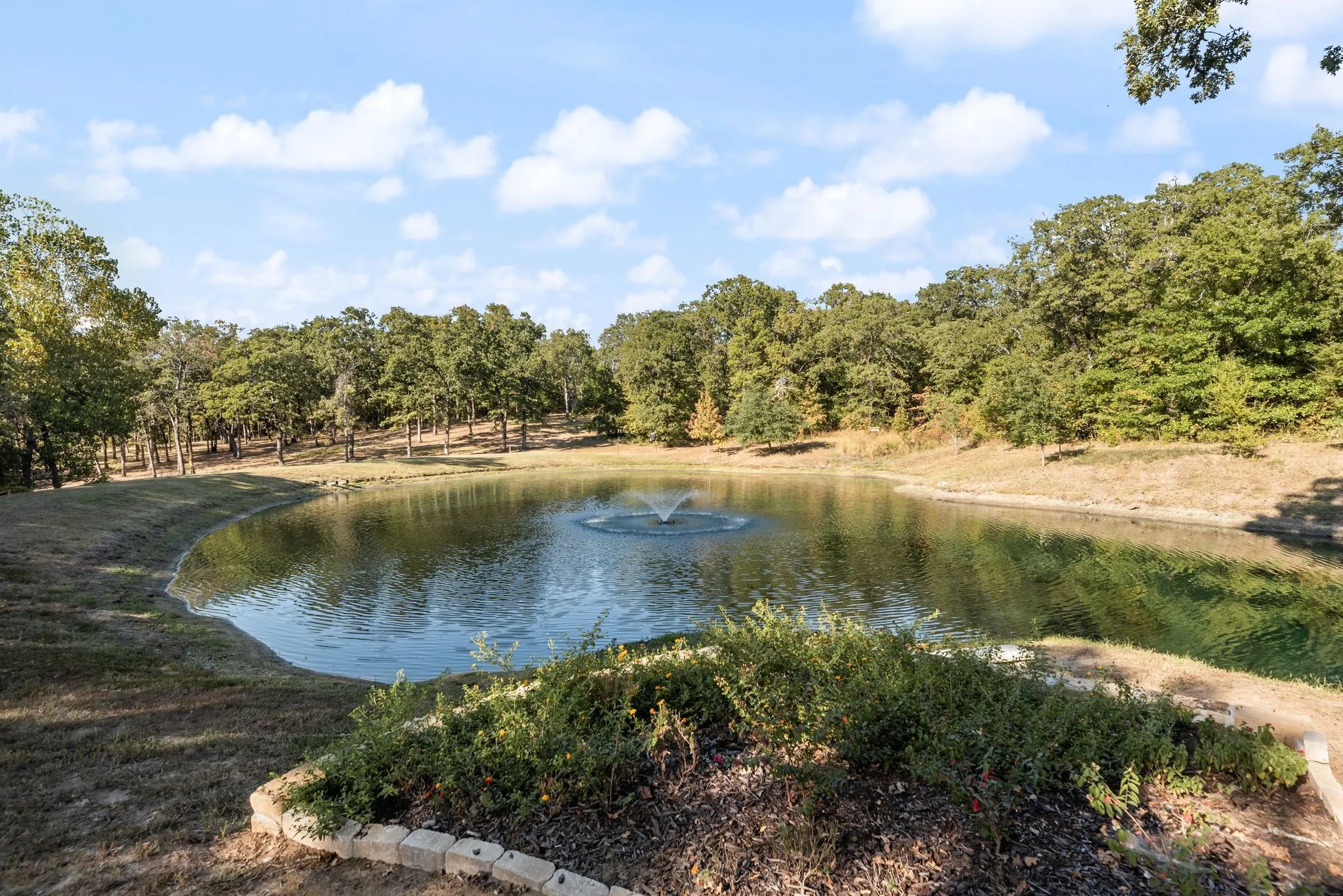 Single Family Residence For Sale in Fannin County , 1473 County Road 2980, Windom, Texas 75492, 3 Bedroom, 3 Bathroom, 2 Garage spaces, 2,773 Sqft, built in 2009, mls#21345666, Real Estate Agent in Windom, Homes For Sale in Fannin county, Homes For Sale in Windom, Realtor in Windom Texas, Real Estate Brokerage Independent Realty Texas, Luminita Cordes Realtor