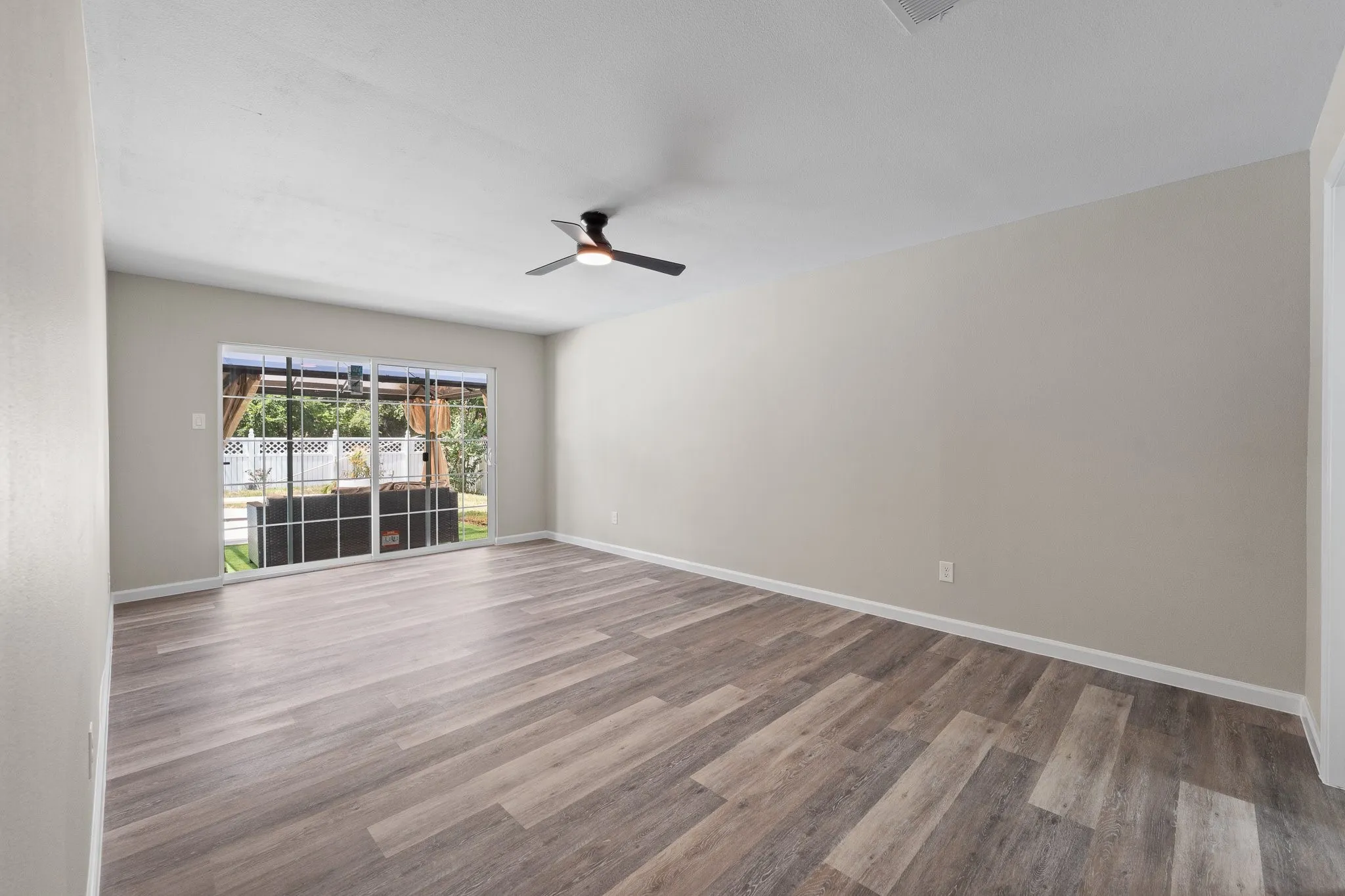 Single Family Residence For Sale in Johnson County , 202 Roaring Springs Drive, Joshua, Texas 76058, 5 Bedroom, 3 Bathroom, 2 Garage spaces, 2,896 Sqft, built in 0, mls#21342750, Real Estate Agent in Joshua, Homes For Sale in Johnson county, Homes For Sale in Joshua, Realtor in Joshua Texas, Real Estate Brokerage Independent Realty Texas, Luminita Cordes Realtor