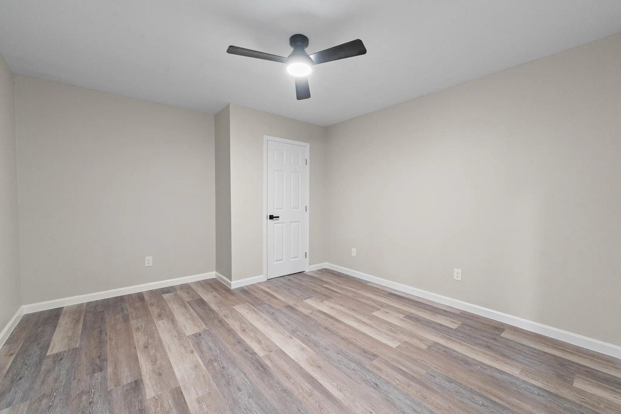 Single Family Residence For Sale in Johnson County , 202 Roaring Springs Drive, Joshua, Texas 76058, 5 Bedroom, 3 Bathroom, 2 Garage spaces, 2,896 Sqft, built in 0, mls#21342750, Real Estate Agent in Joshua, Homes For Sale in Johnson county, Homes For Sale in Joshua, Realtor in Joshua Texas, Real Estate Brokerage Independent Realty Texas, Luminita Cordes Realtor