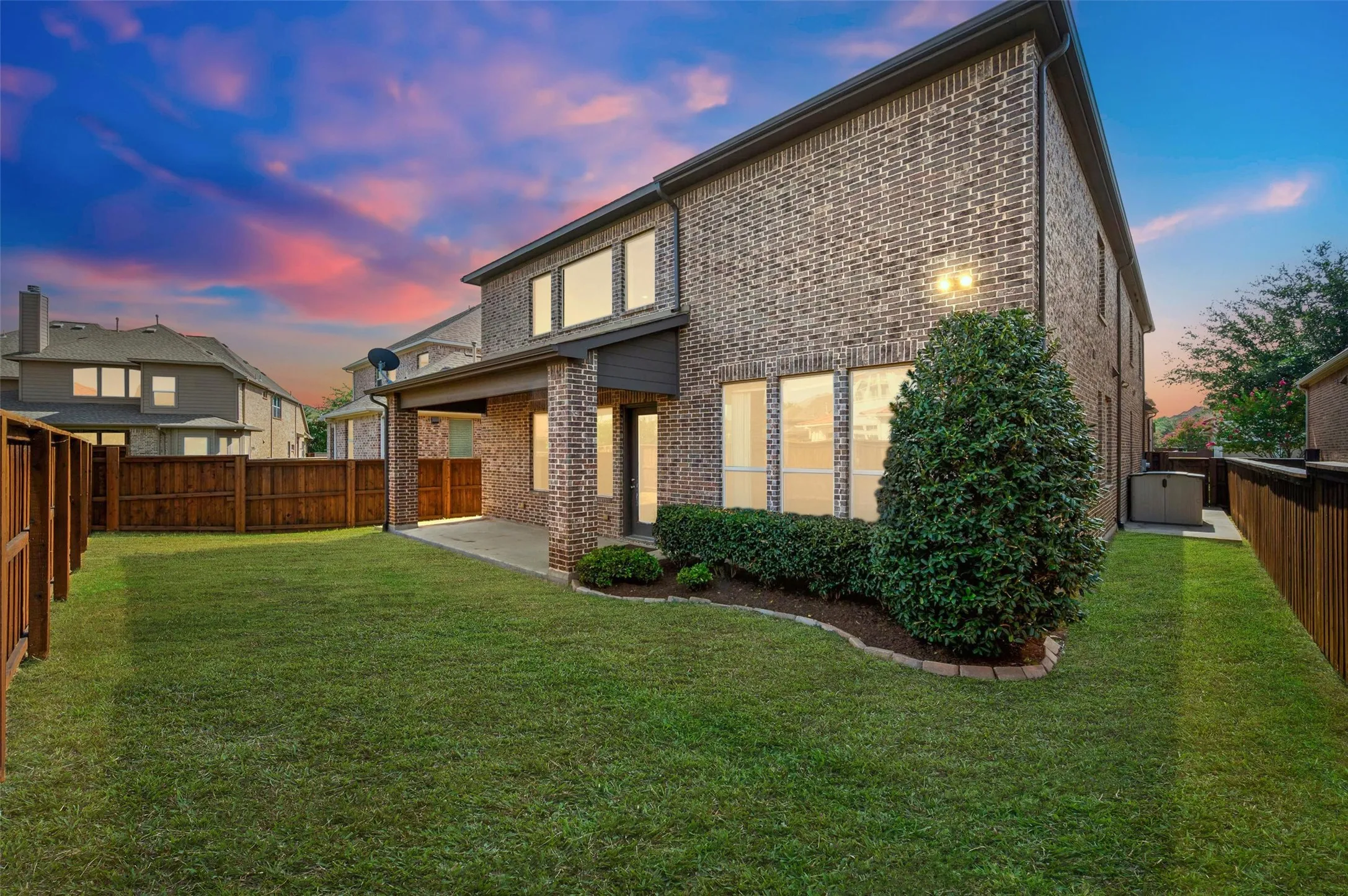 Single Family Residence For Sale in Collin County , 2524 Hayloft Way, Plano, Texas 75075, 4 Bedroom, 4 Bathroom, 2 Garage spaces, 3,803 Sqft, built in 2014, mls#21344999, Real Estate Agent in Plano, Homes For Sale in Collin county, Homes For Sale in Plano, Realtor in Plano Texas, Real Estate Brokerage Independent Realty Texas, Luminita Cordes Realtor