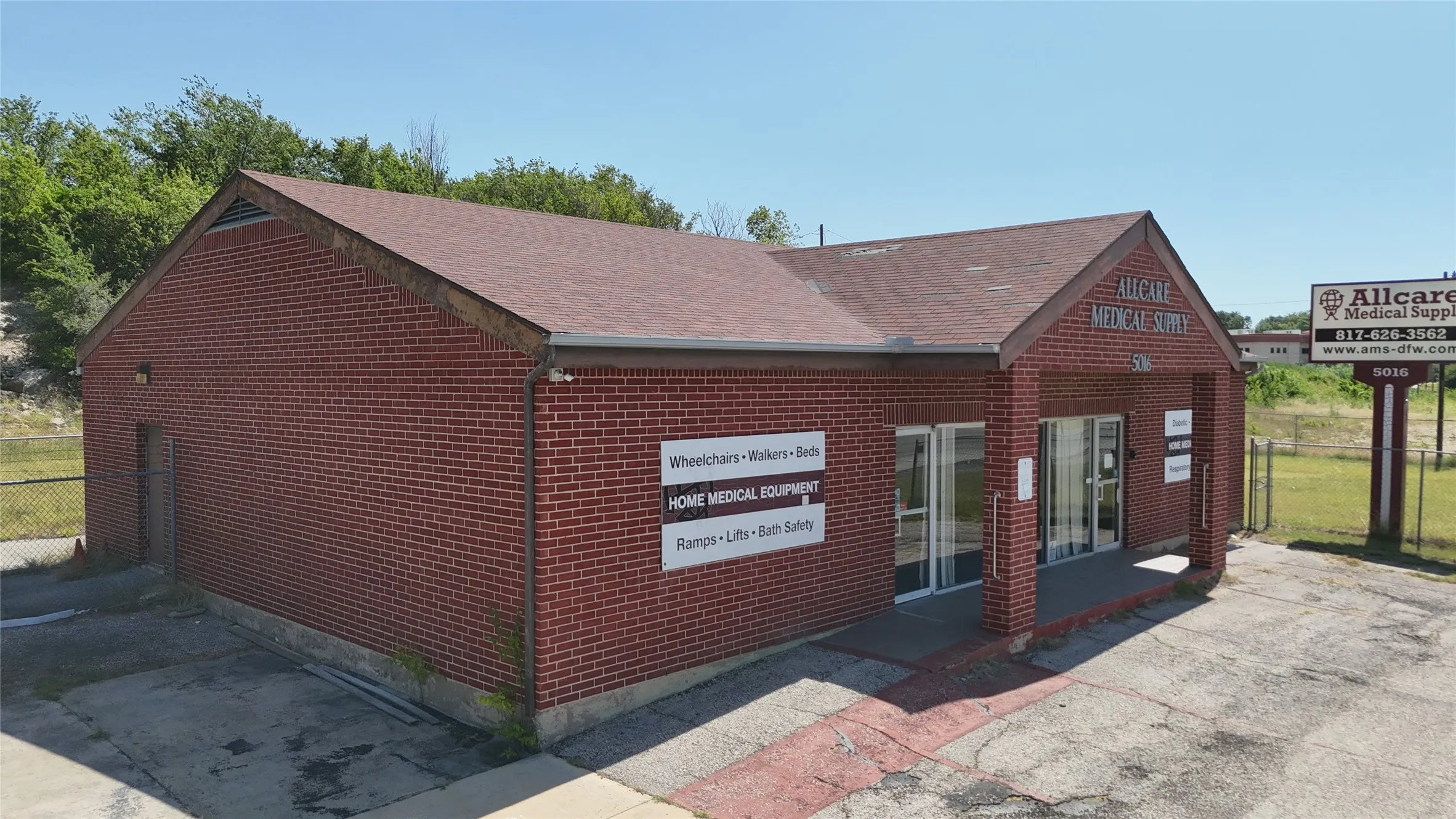 Office For Sale in Tarrant County , 5016 Jacksboro Highway, Sansom Park, Texas 76114, 0, 0, Garage spaces, 0 Sqft, built in 1996, Price $625,000, mls#21346288, Real Estate Agent in Sansom Park, Homes For Sale in Tarrant county, Homes For Sale in Sansom Park, Realtor in Sansom Park Texas, Real Estate Brokerage Independent Realty Texas, Luminita Cordes Realtor