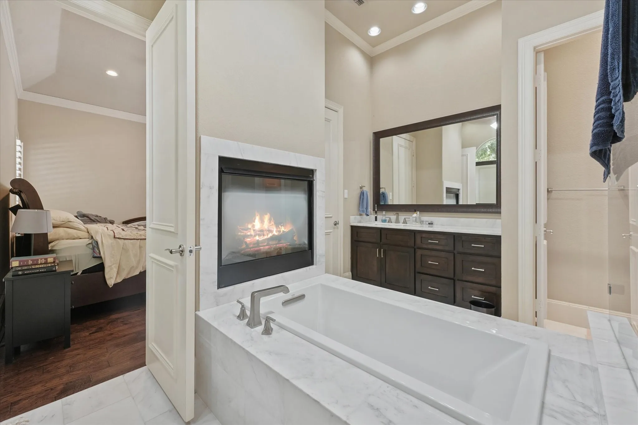 Single Family Residence For Sale in Denton County , 2349 Briar Court, Frisco, Texas 75034, 4 Bedrooms, 4 Bathrooms, 2 Garage spaces, 3,504 Sqft, built in 2001, Price $925,000, mls#21345443, Real Estate Agent in Frisco, Homes For Sale in Denton county, Homes For Sale in Frisco, Realtor in Frisco Texas, Real Estate Brokerage Independent Realty Texas, Luminita Cordes Realtor