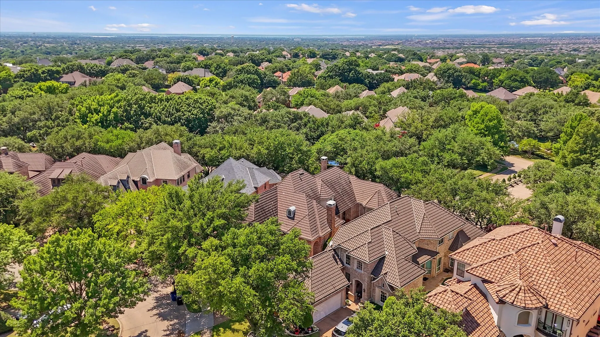 Single Family Residence For Sale in Denton County , 2349 Briar Court, Frisco, Texas 75034, 4 Bedrooms, 4 Bathrooms, 2 Garage spaces, 3,504 Sqft, built in 2001, Price $925,000, mls#21345443, Real Estate Agent in Frisco, Homes For Sale in Denton county, Homes For Sale in Frisco, Realtor in Frisco Texas, Real Estate Brokerage Independent Realty Texas, Luminita Cordes Realtor