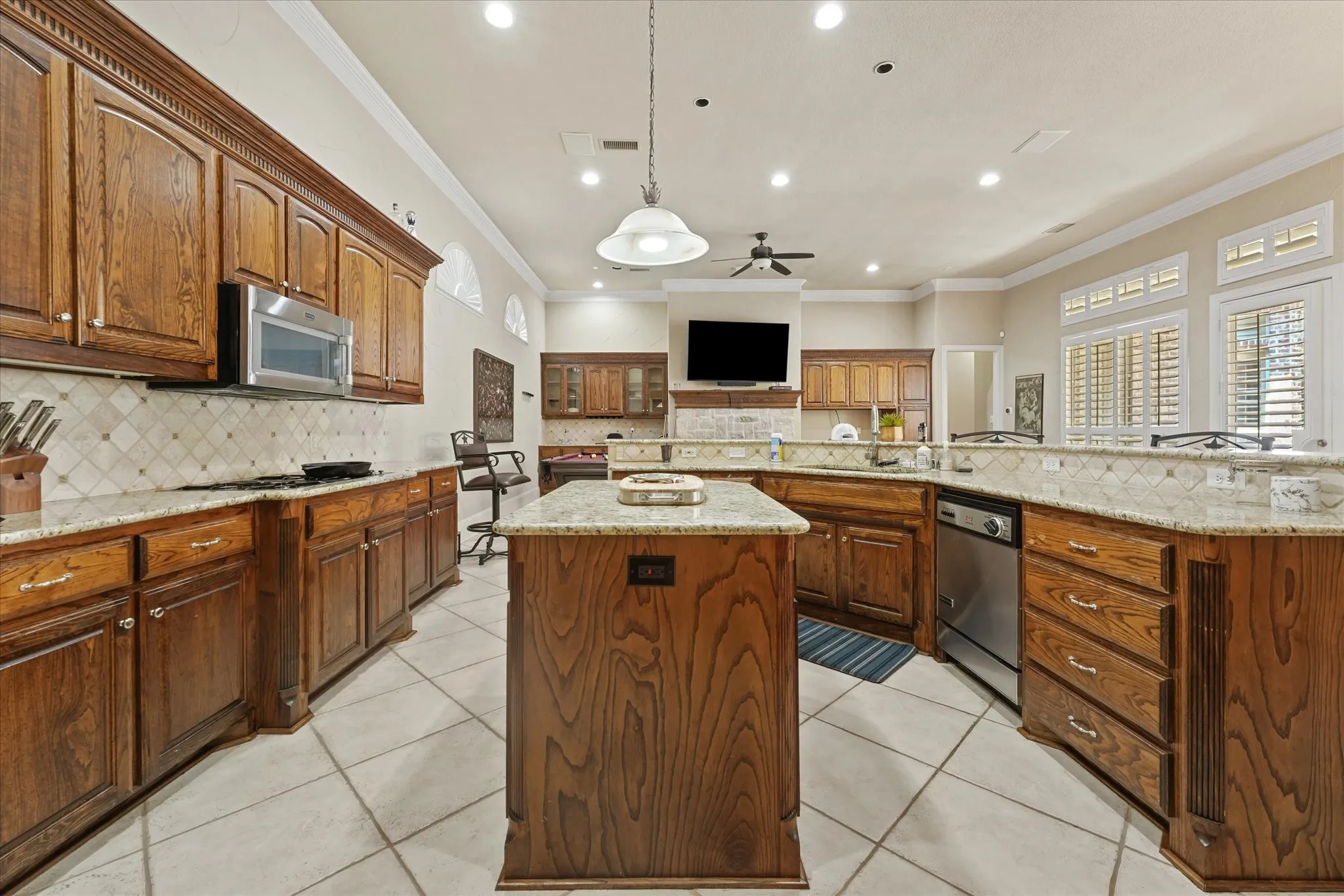 Single Family Residence For Sale in Denton County , 2349 Briar Court, Frisco, Texas 75034, 4 Bedrooms, 4 Bathrooms, 2 Garage spaces, 3,504 Sqft, built in 2001, Price $925,000, mls#21345443, Real Estate Agent in Frisco, Homes For Sale in Denton county, Homes For Sale in Frisco, Realtor in Frisco Texas, Real Estate Brokerage Independent Realty Texas, Luminita Cordes Realtor