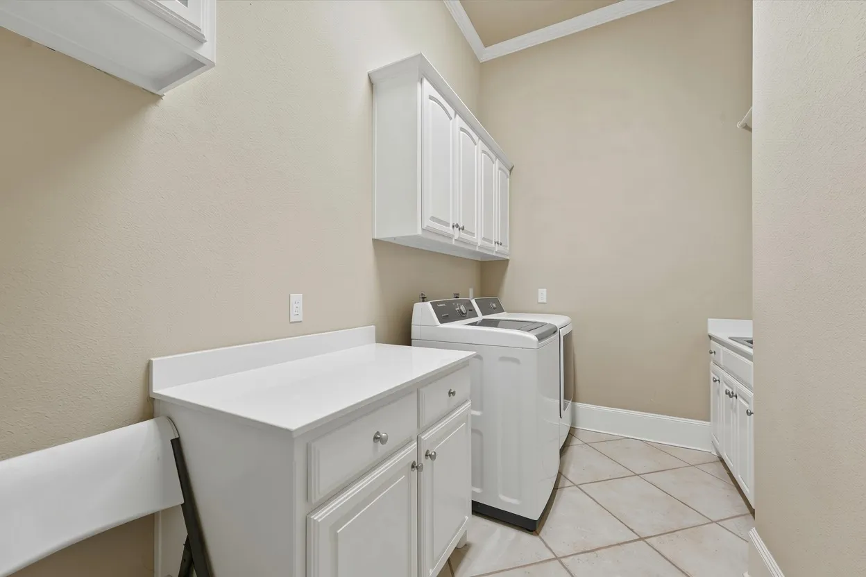 Single Family Residence For Sale in Denton County , 2349 Briar Court, Frisco, Texas 75034, 4 Bedrooms, 4 Bathrooms, 2 Garage spaces, 3,504 Sqft, built in 2001, Price $925,000, mls#21345443, Real Estate Agent in Frisco, Homes For Sale in Denton county, Homes For Sale in Frisco, Realtor in Frisco Texas, Real Estate Brokerage Independent Realty Texas, Luminita Cordes Realtor