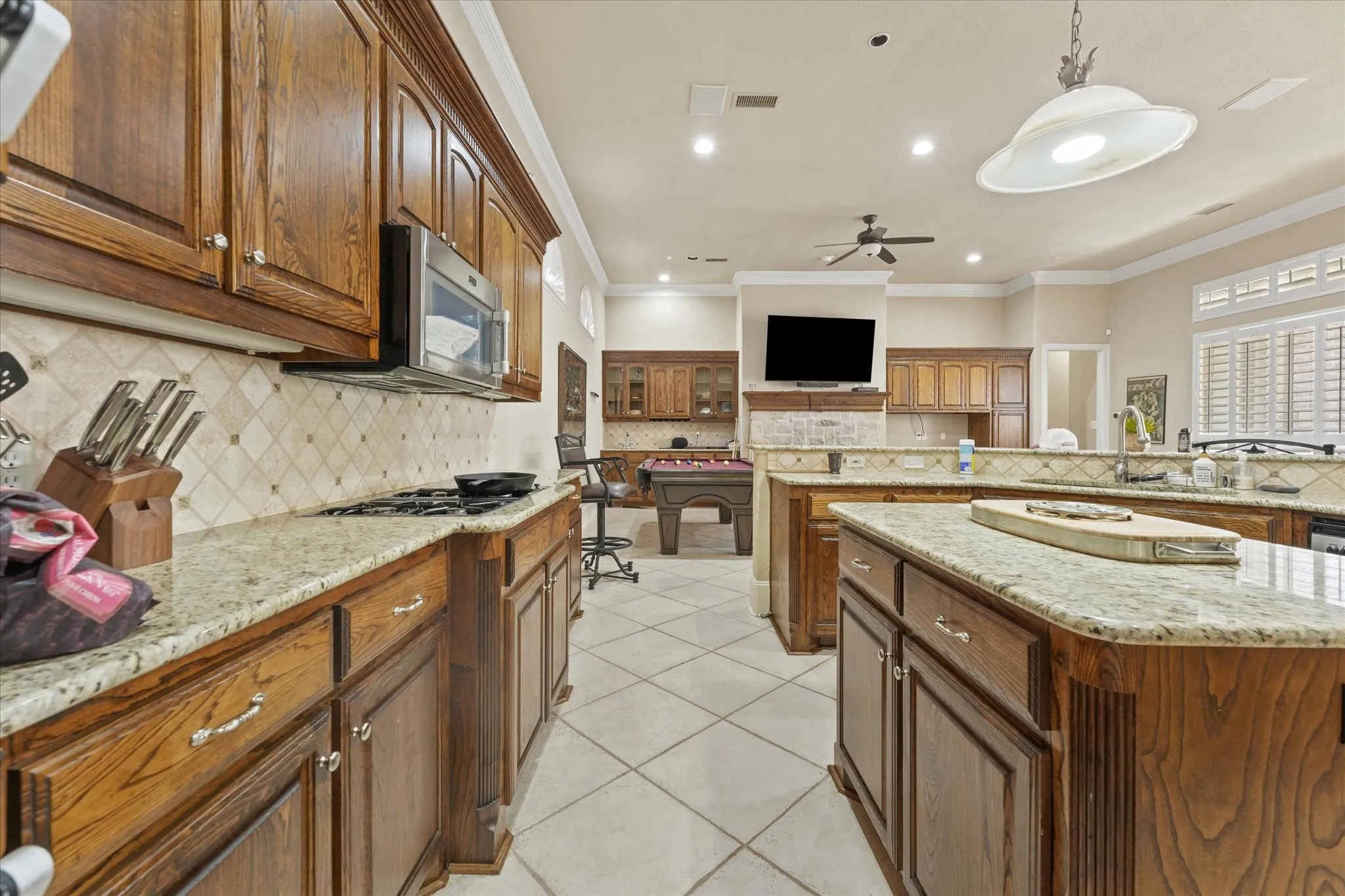 Single Family Residence For Sale in Denton County , 2349 Briar Court, Frisco, Texas 75034, 4 Bedrooms, 4 Bathrooms, 2 Garage spaces, 3,504 Sqft, built in 2001, Price $925,000, mls#21345443, Real Estate Agent in Frisco, Homes For Sale in Denton county, Homes For Sale in Frisco, Realtor in Frisco Texas, Real Estate Brokerage Independent Realty Texas, Luminita Cordes Realtor