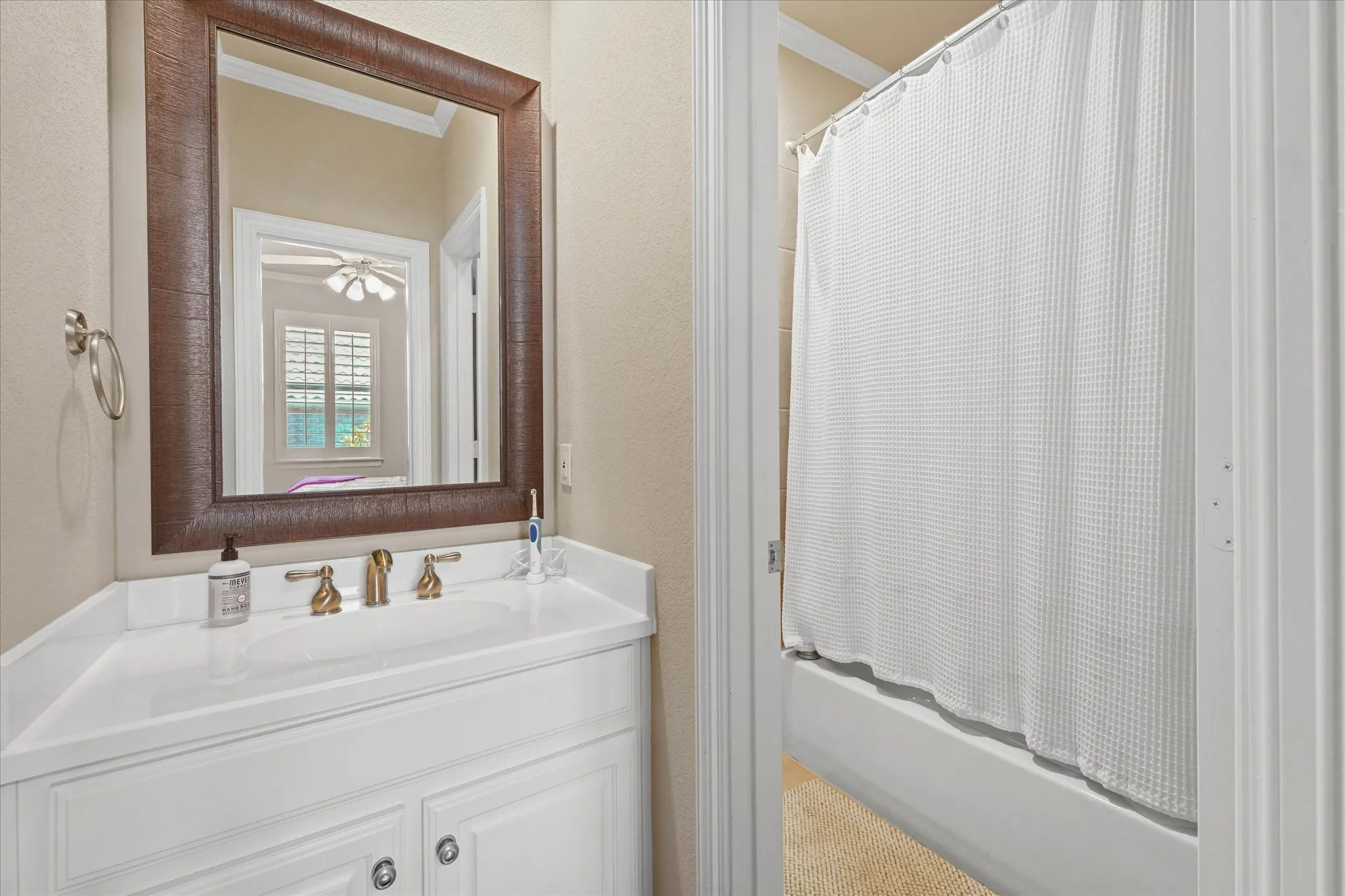 Single Family Residence For Sale in Denton County , 2349 Briar Court, Frisco, Texas 75034, 4 Bedrooms, 4 Bathrooms, 2 Garage spaces, 3,504 Sqft, built in 2001, Price $925,000, mls#21345443, Real Estate Agent in Frisco, Homes For Sale in Denton county, Homes For Sale in Frisco, Realtor in Frisco Texas, Real Estate Brokerage Independent Realty Texas, Luminita Cordes Realtor