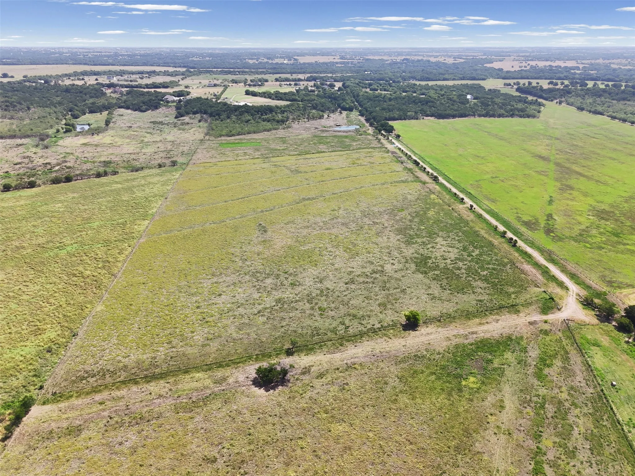 Single Family Residence For Sale in Ellis County , 1372 Greathouse Road, Waxahachie, Texas 75167, 2 Bedroom, 3 Bathroom, Garage spaces, 2,048 Sqft, built in 2019, mls#21345598, Real Estate Agent in Waxahachie, Homes For Sale in Ellis county, Homes For Sale in Waxahachie, Realtor in Waxahachie Texas, Real Estate Brokerage Independent Realty Texas, Luminita Cordes Realtor